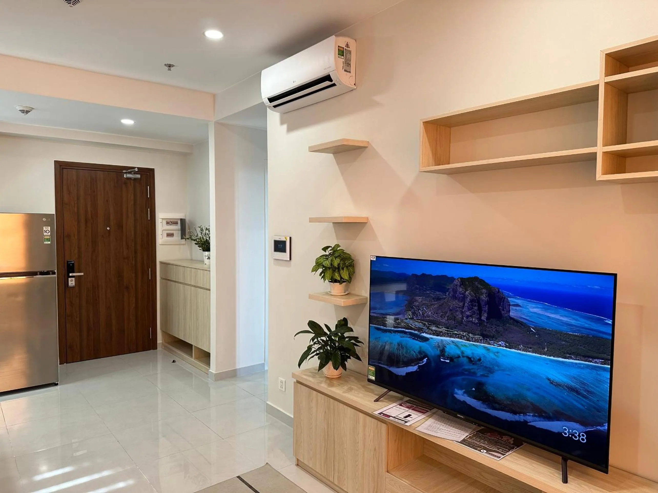 Communal lounge/ TV room in The Emerald Golf View