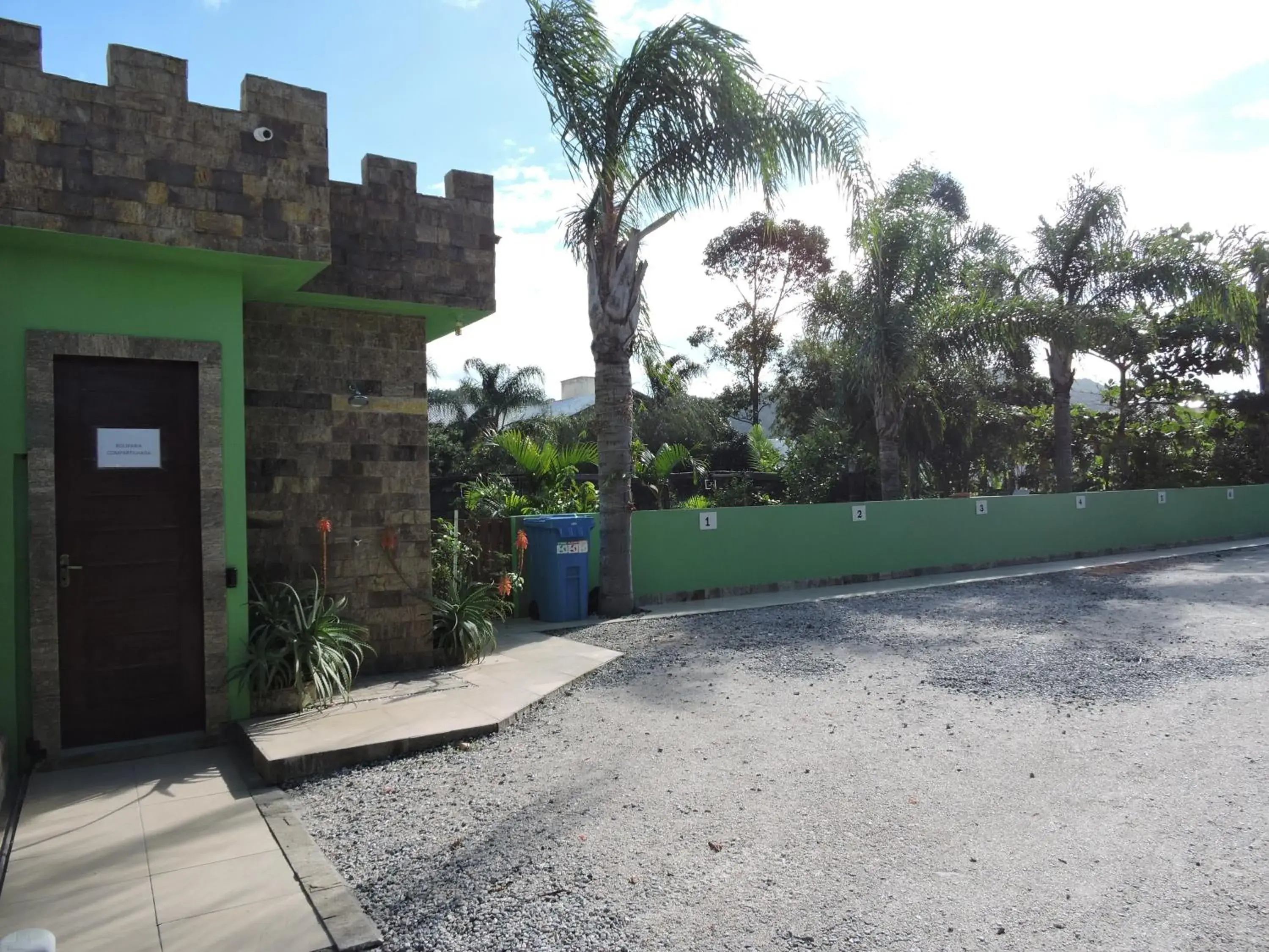 Property building in Castelo da Ilha Property building in Castelo da Ilha