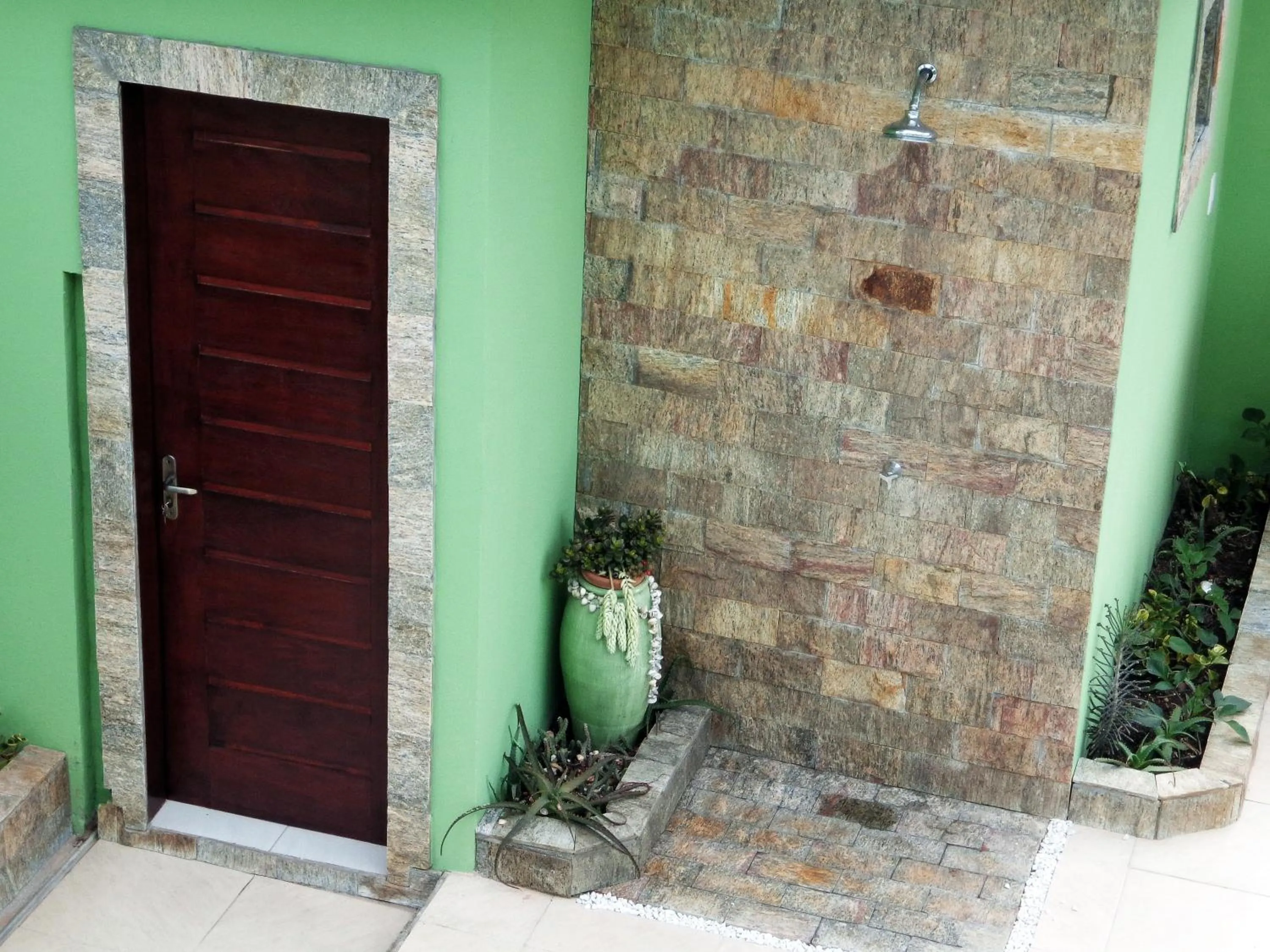 Shower in Castelo da Ilha