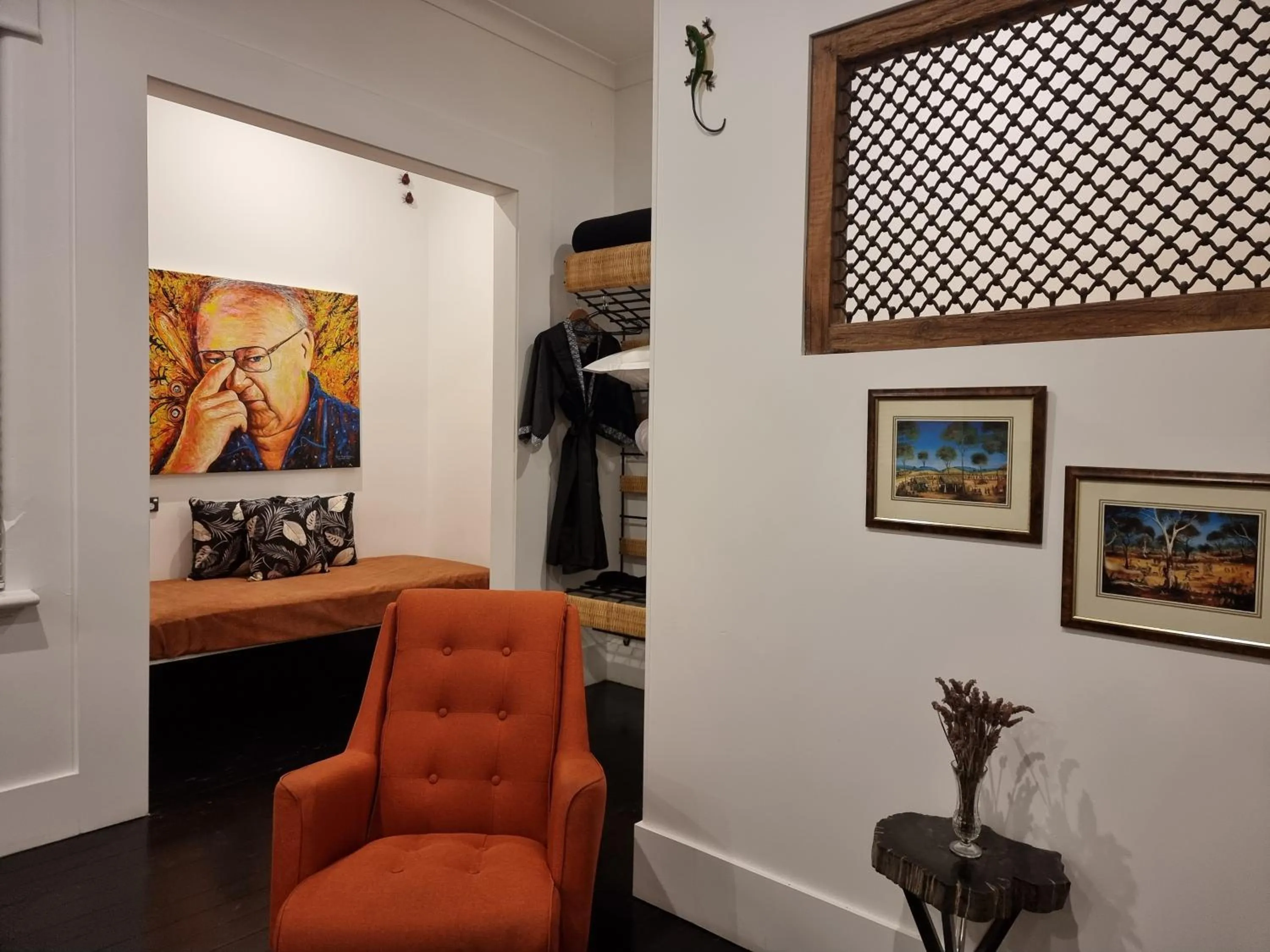 Decorative detail in Circa 1928