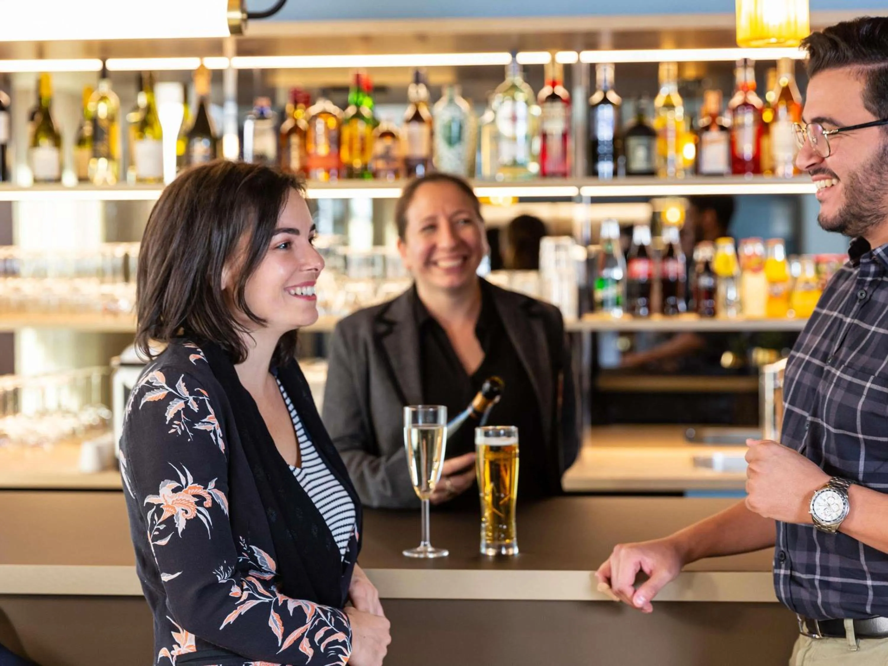 Lounge or bar in Mercure Toulouse Aeroport Blagnac