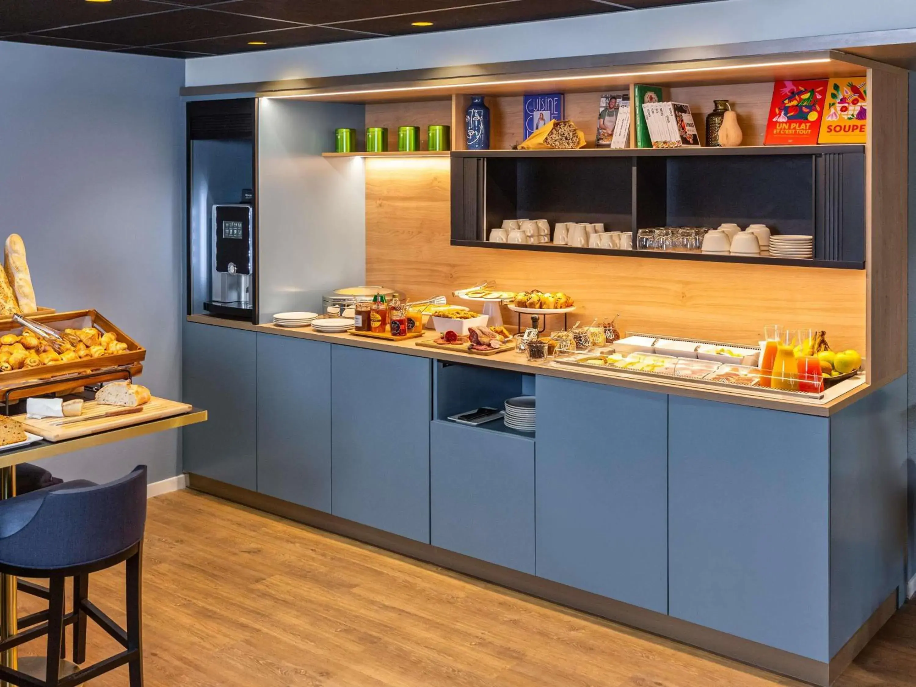 Breakfast in Mercure Toulouse Aeroport Blagnac Breakfast in Mercure Toulouse Aeroport Blagnac