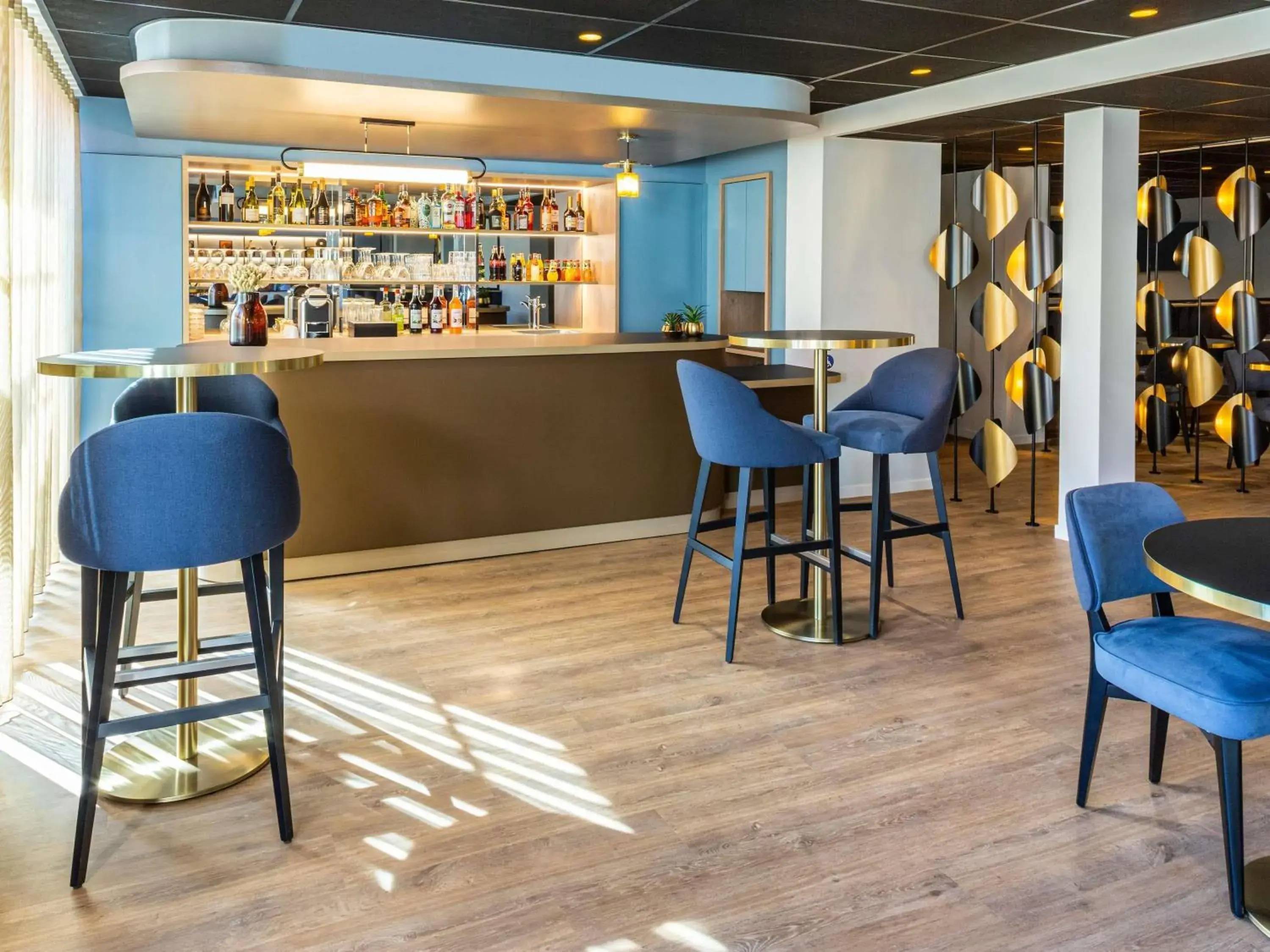 Lounge or bar in Mercure Toulouse Aeroport Blagnac Lounge or bar in Mercure Toulouse Aeroport Blagnac