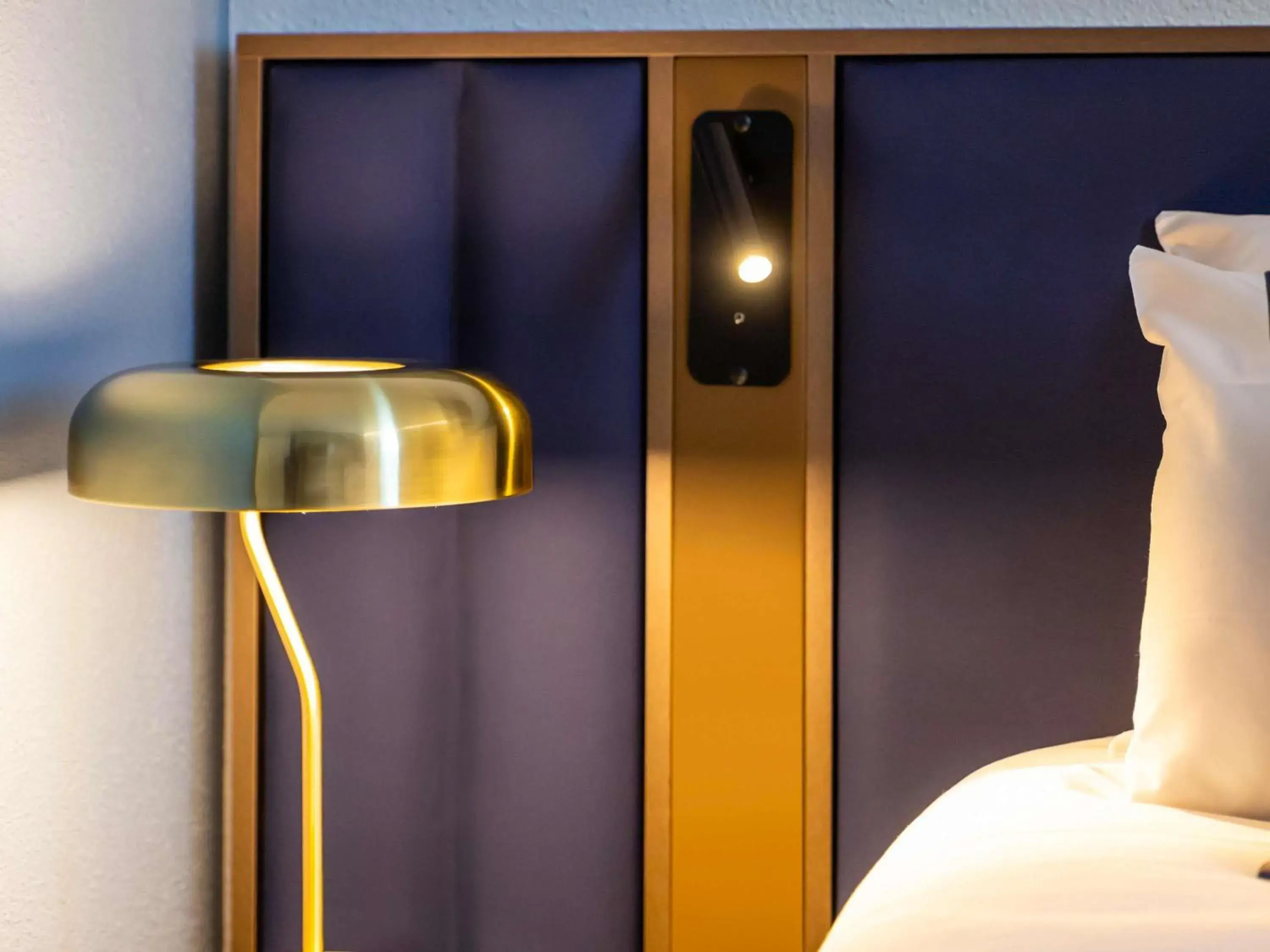 Bedroom, Bed in Mercure Toulouse Aeroport Blagnac Bedroom, Bed in Mercure Toulouse Aeroport Blagnac