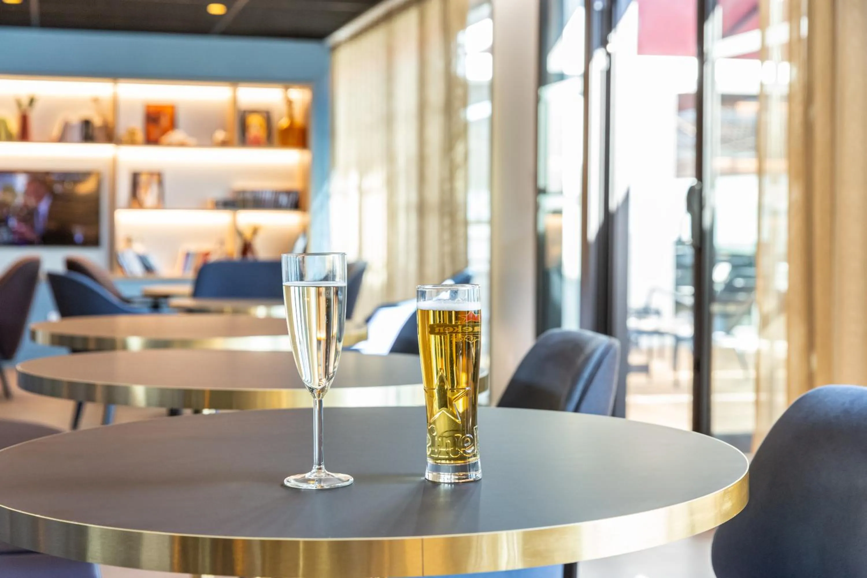 Restaurant/places to eat in Mercure Toulouse Aeroport Blagnac