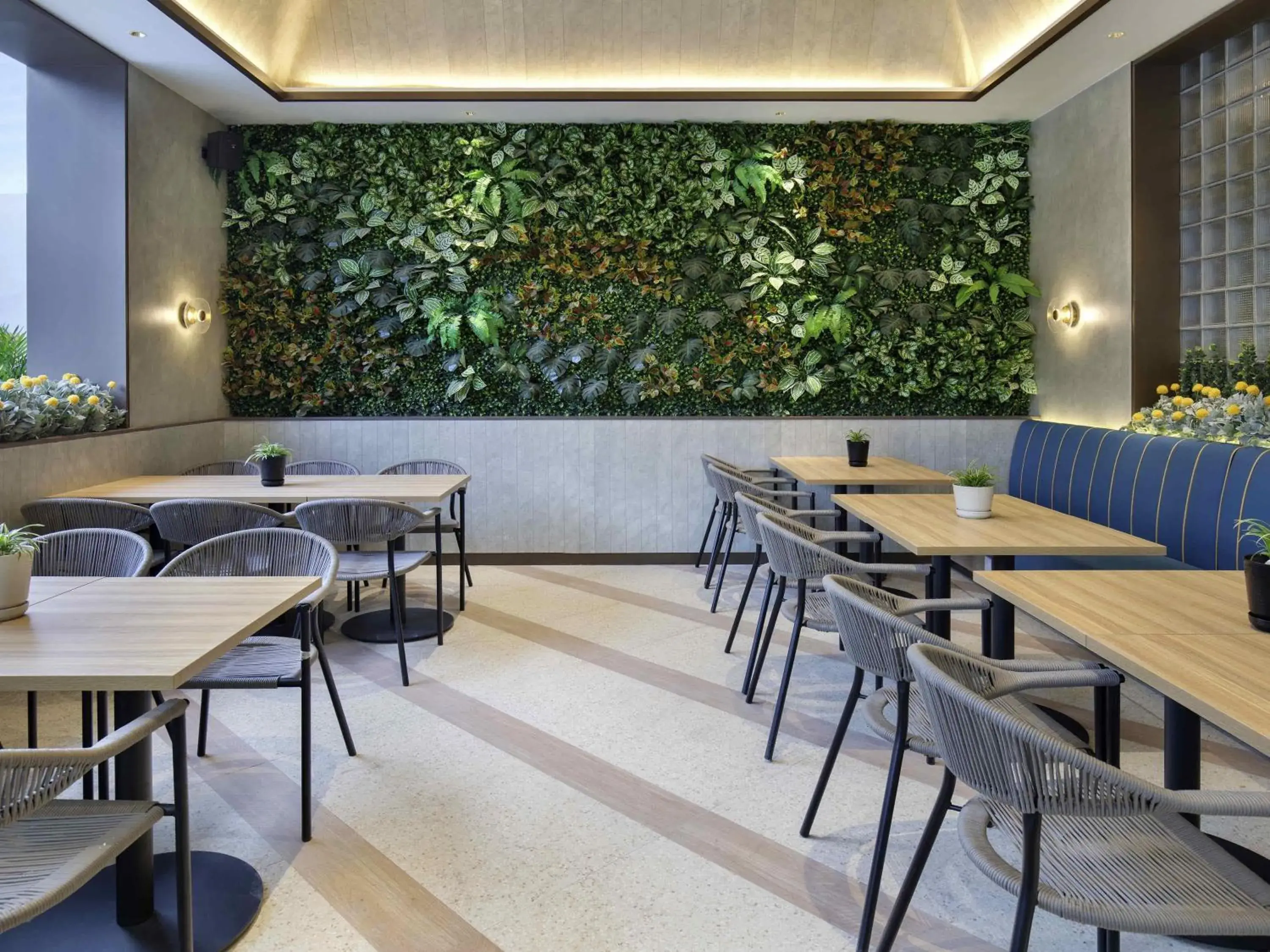 Restaurant/places to eat in ibis Palembang Sanggar Restaurant/places to eat in ibis Palembang Sanggar