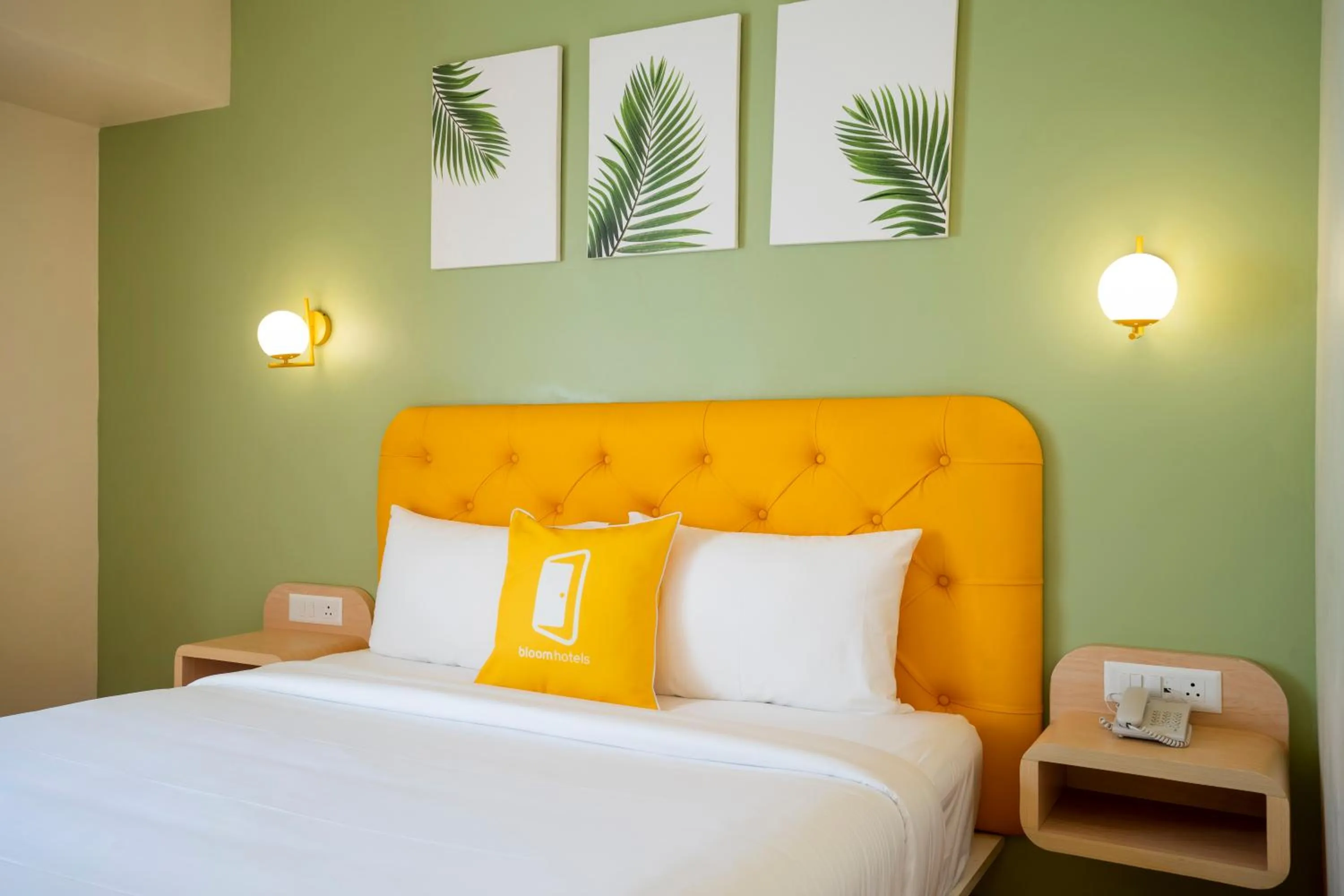 Bedroom, Bed in Bloom Hotel - Sector 19