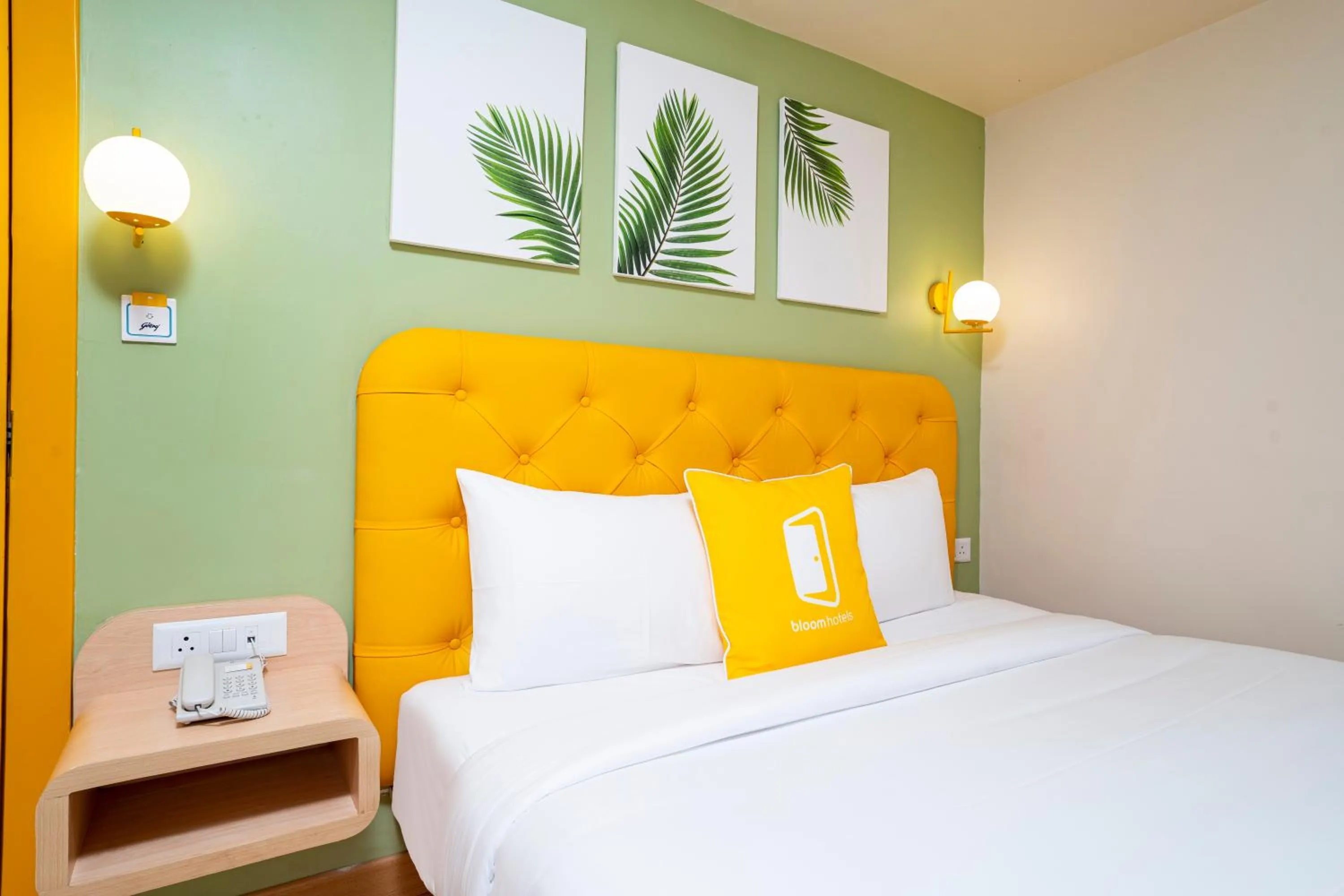 Bedroom, Bed in Bloom Hotel - Sector 19