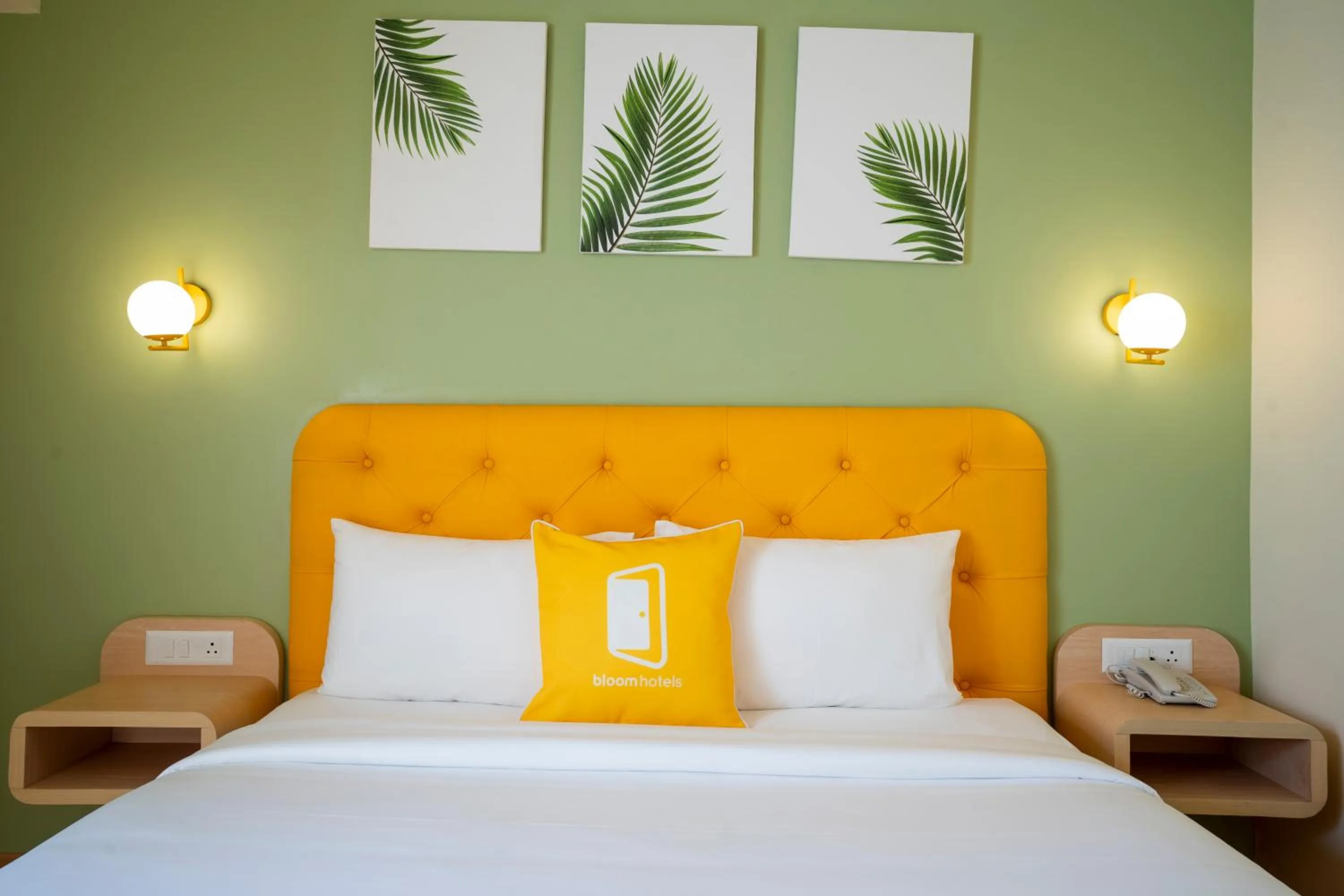 Bedroom, Bed in Bloom Hotel - Sector 19