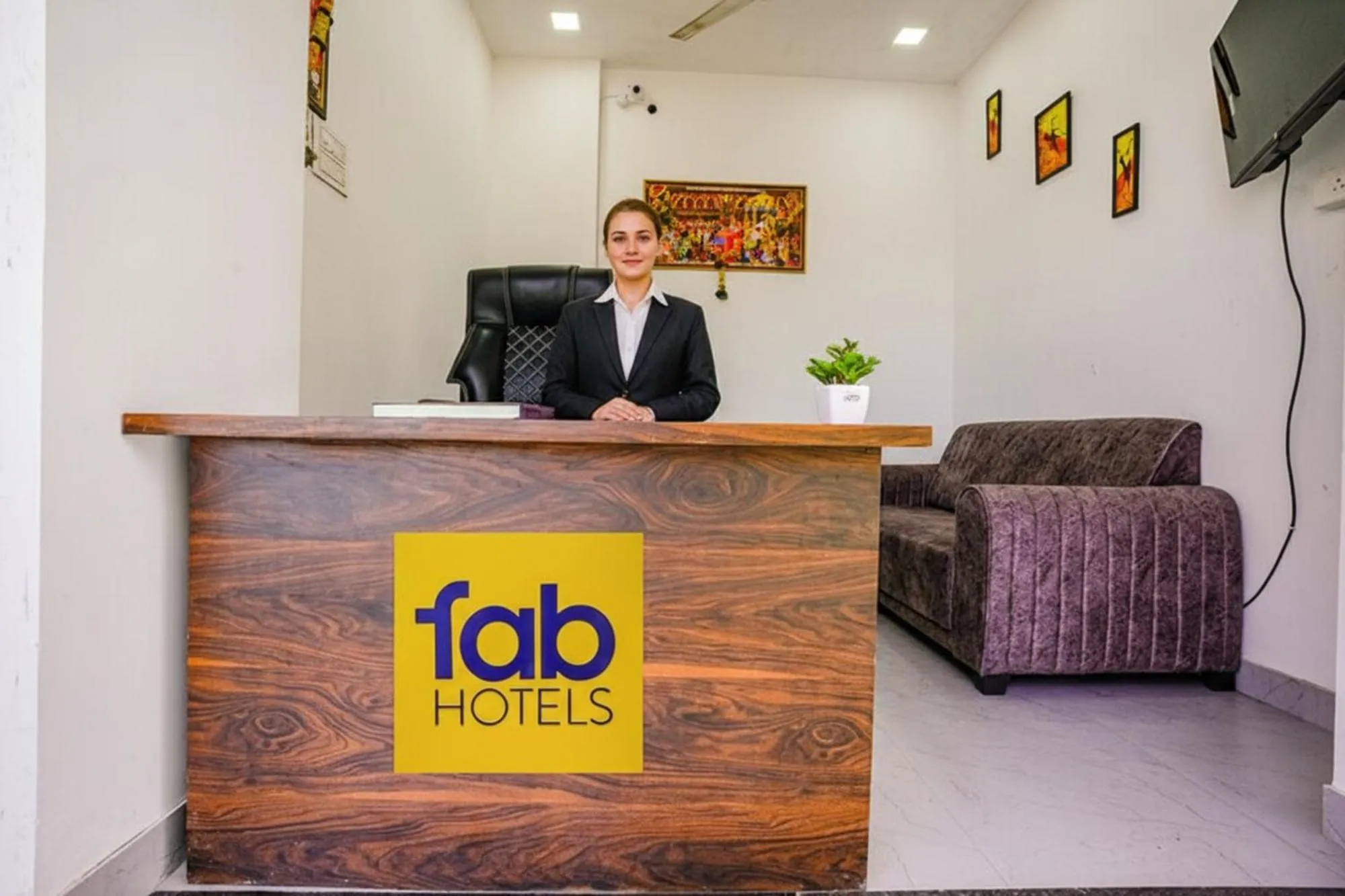 Lobby or reception in Via Crystal Inn - Nr Suvarndeep Chowk