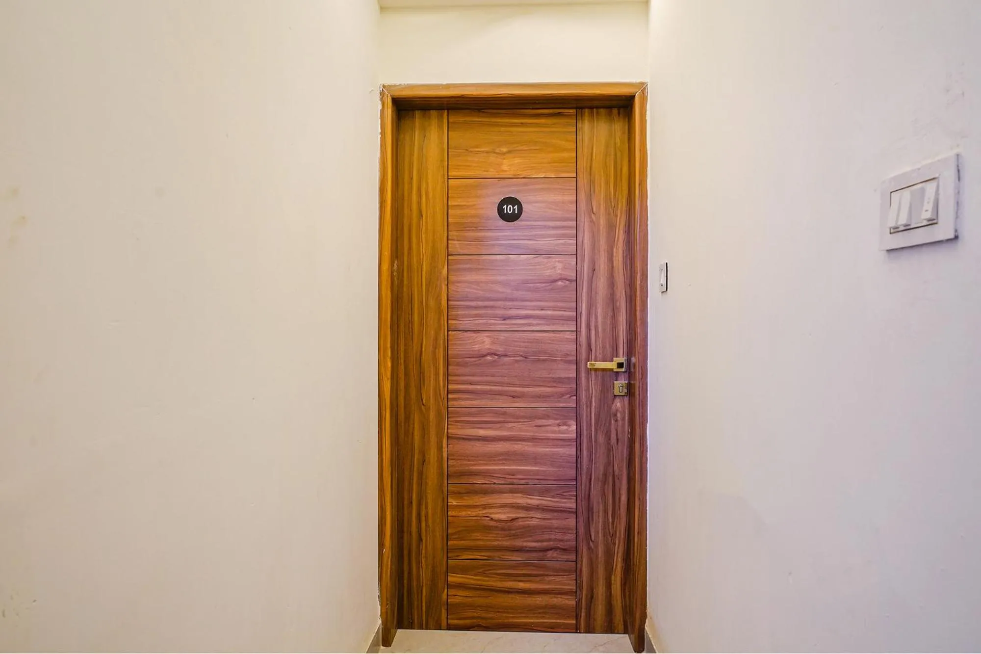 Lobby or reception in FabHotel Crystal Inn - Nr Suvarndeep Chowk