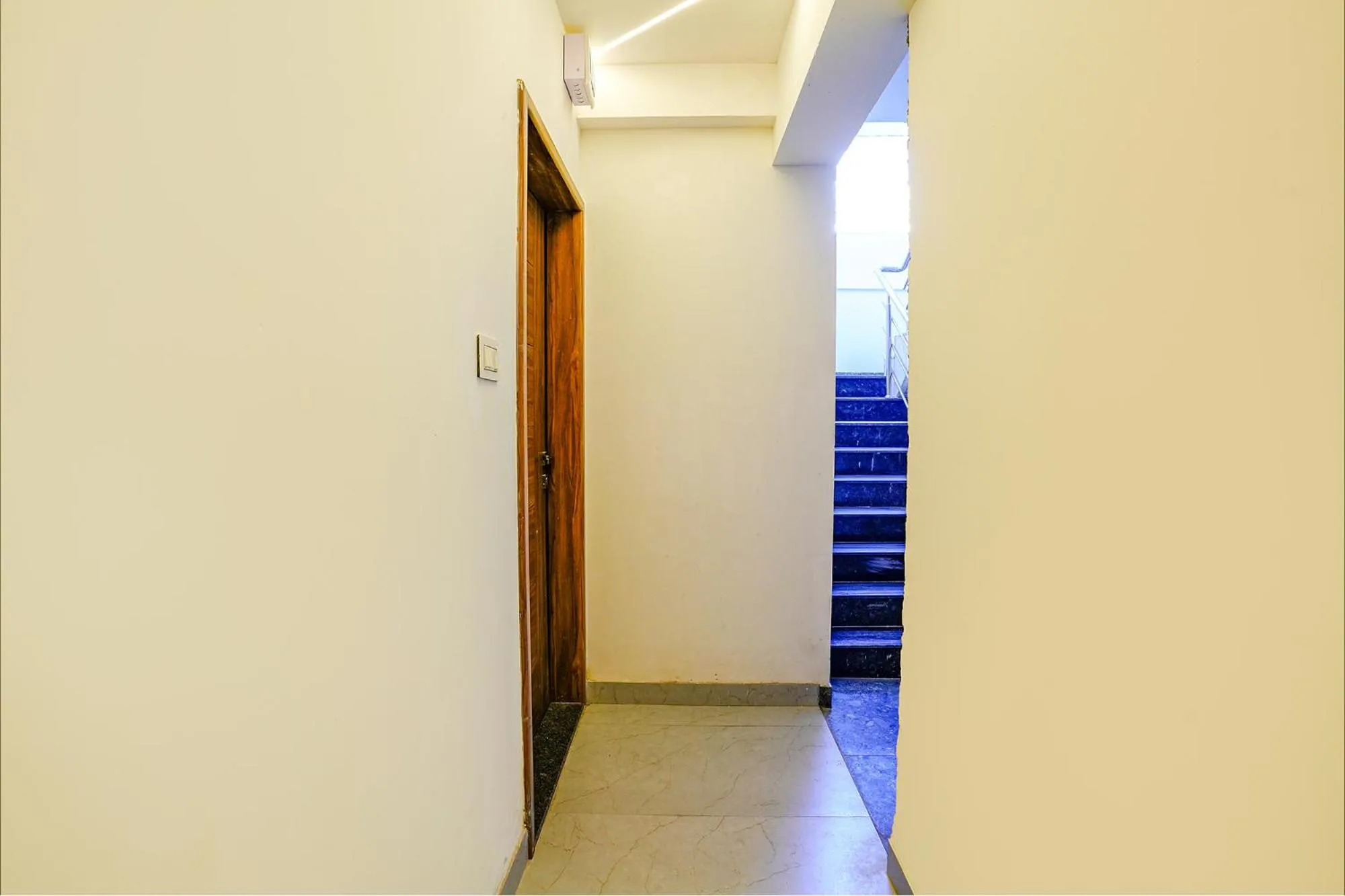 Lobby or reception in FabHotel Crystal Inn - Nr Suvarndeep Chowk