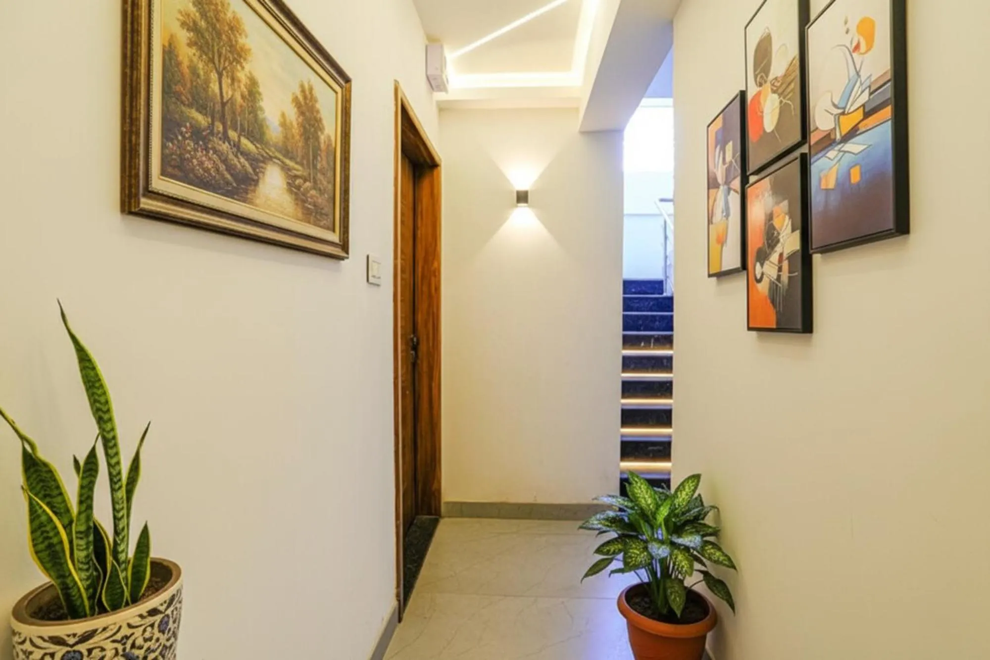 Lobby or reception in Via Crystal Inn - Nr Suvarndeep Chowk