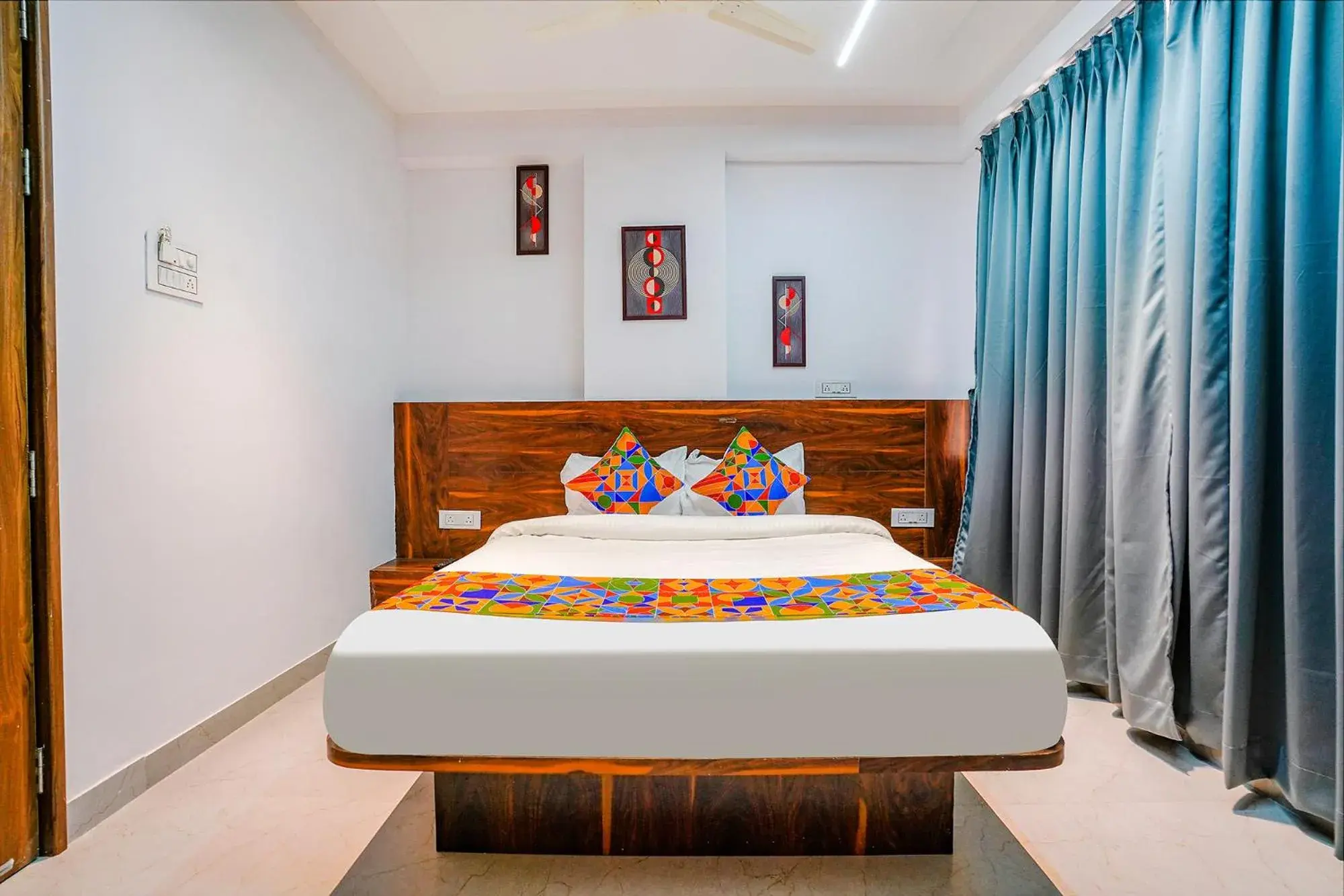 Bed in FabHotel Crystal Inn - Nr Suvarndeep Chowk Bed in FabHotel Crystal Inn - Nr Suvarndeep Chowk