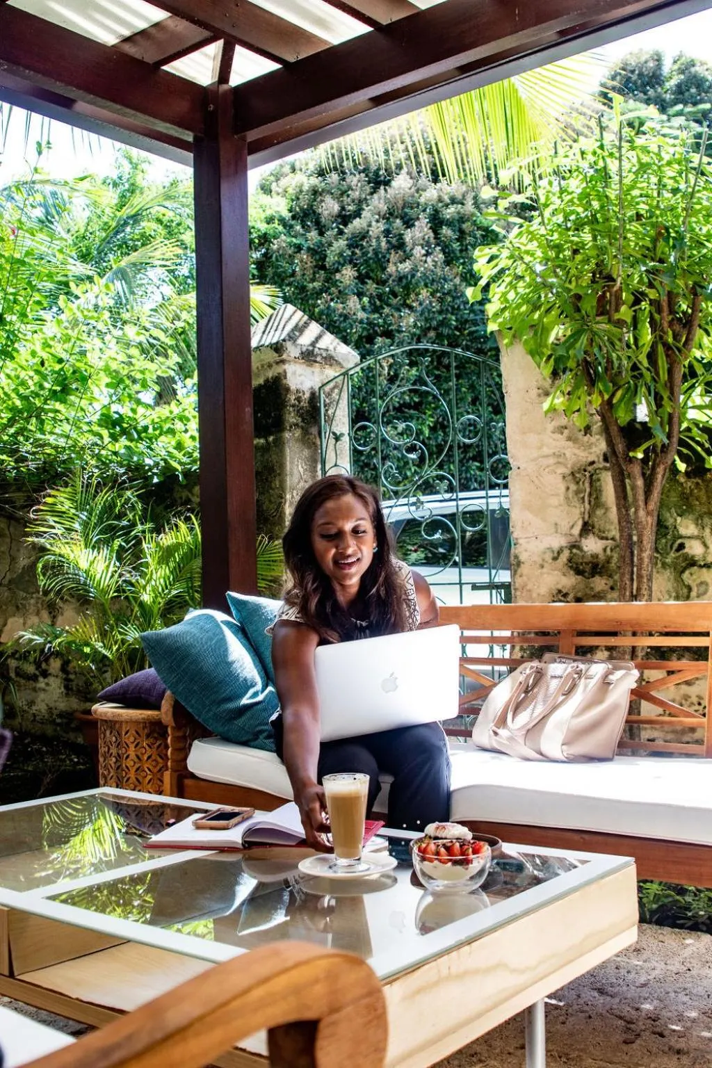 Restaurant/places to eat in Sweetfield Manor