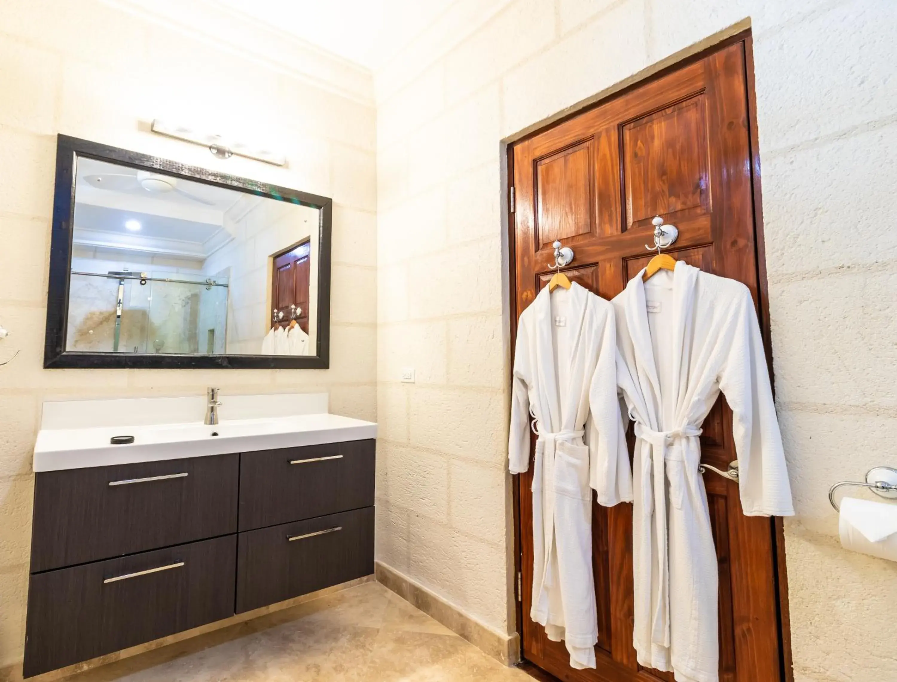 Bathroom in Sweetfield Manor Bathroom in Sweetfield Manor
