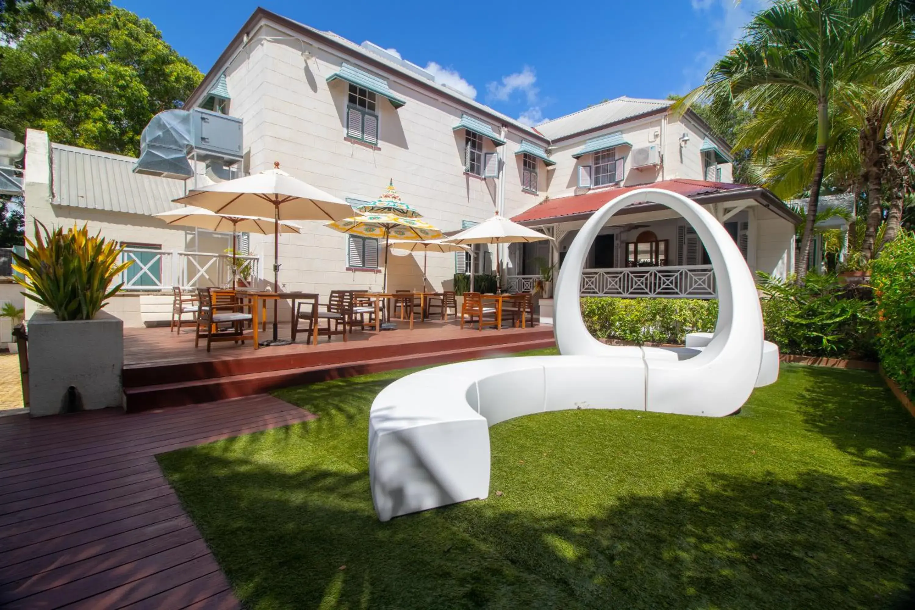 Property building in Sweetfield Manor Property building in Sweetfield Manor