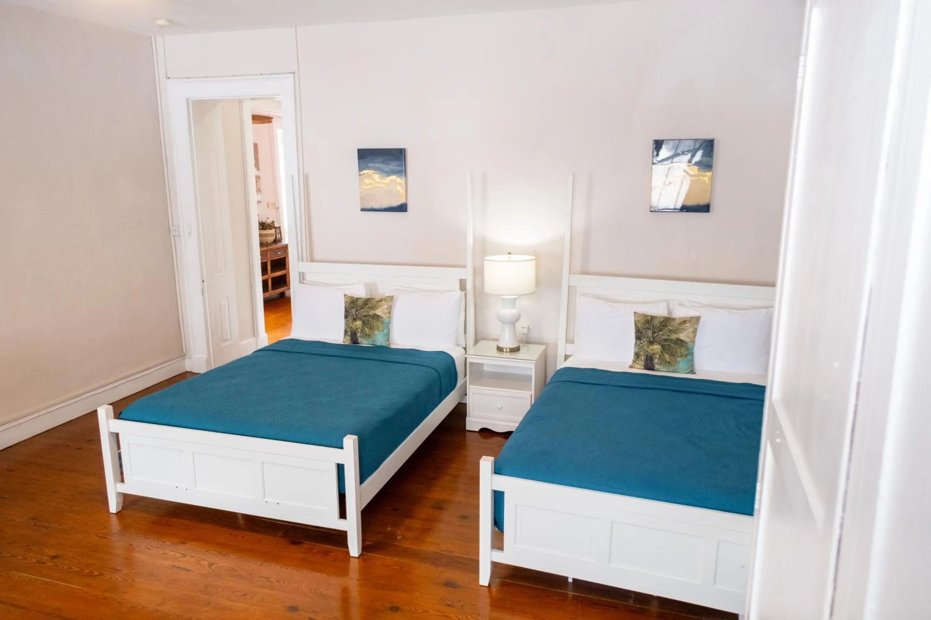 Bedroom, Bed in Sweetfield Manor