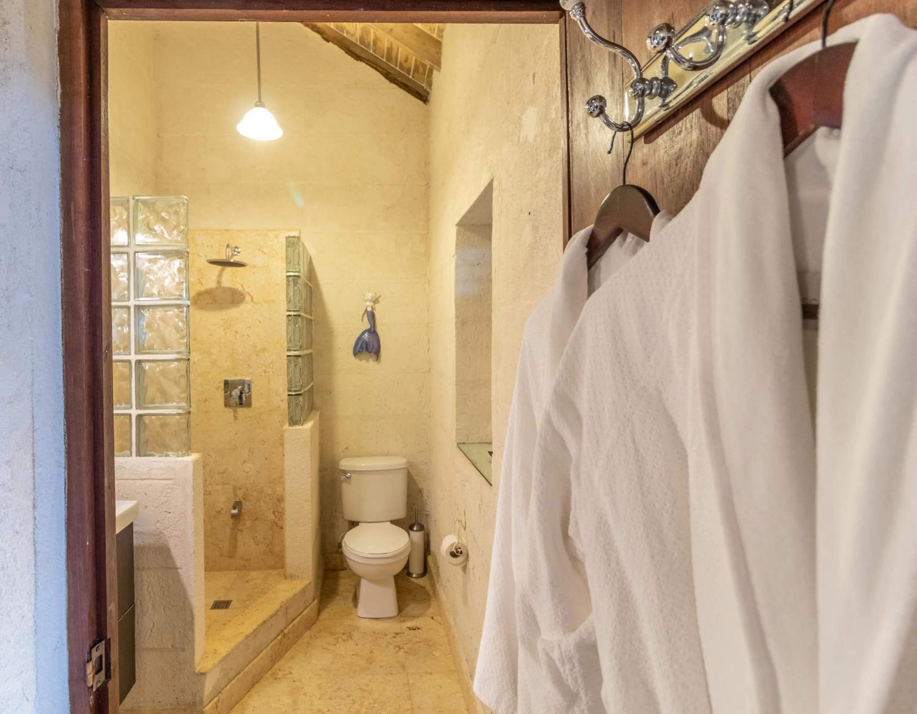 Shower in Sweetfield Manor