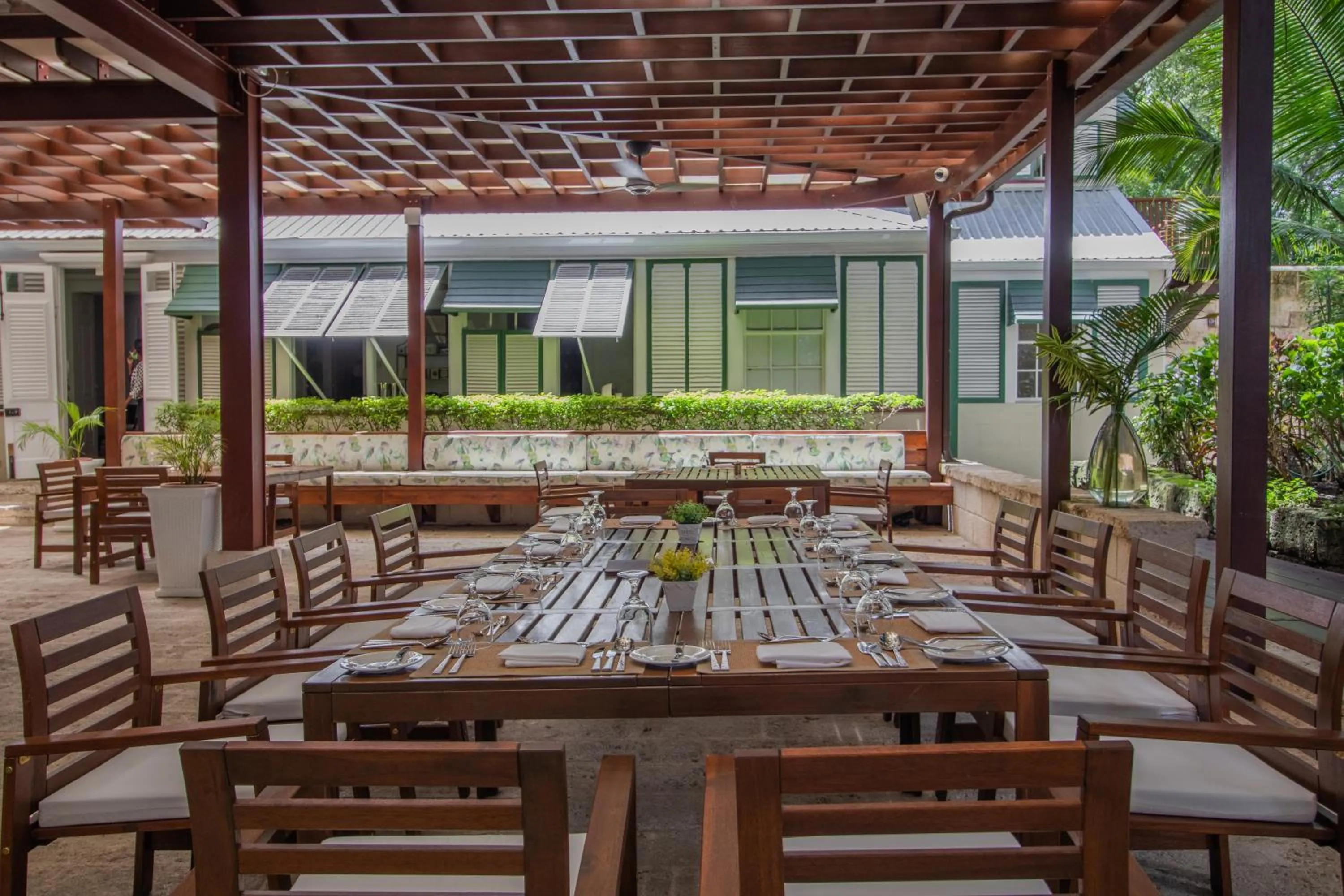 Restaurant/places to eat in Sweetfield Manor