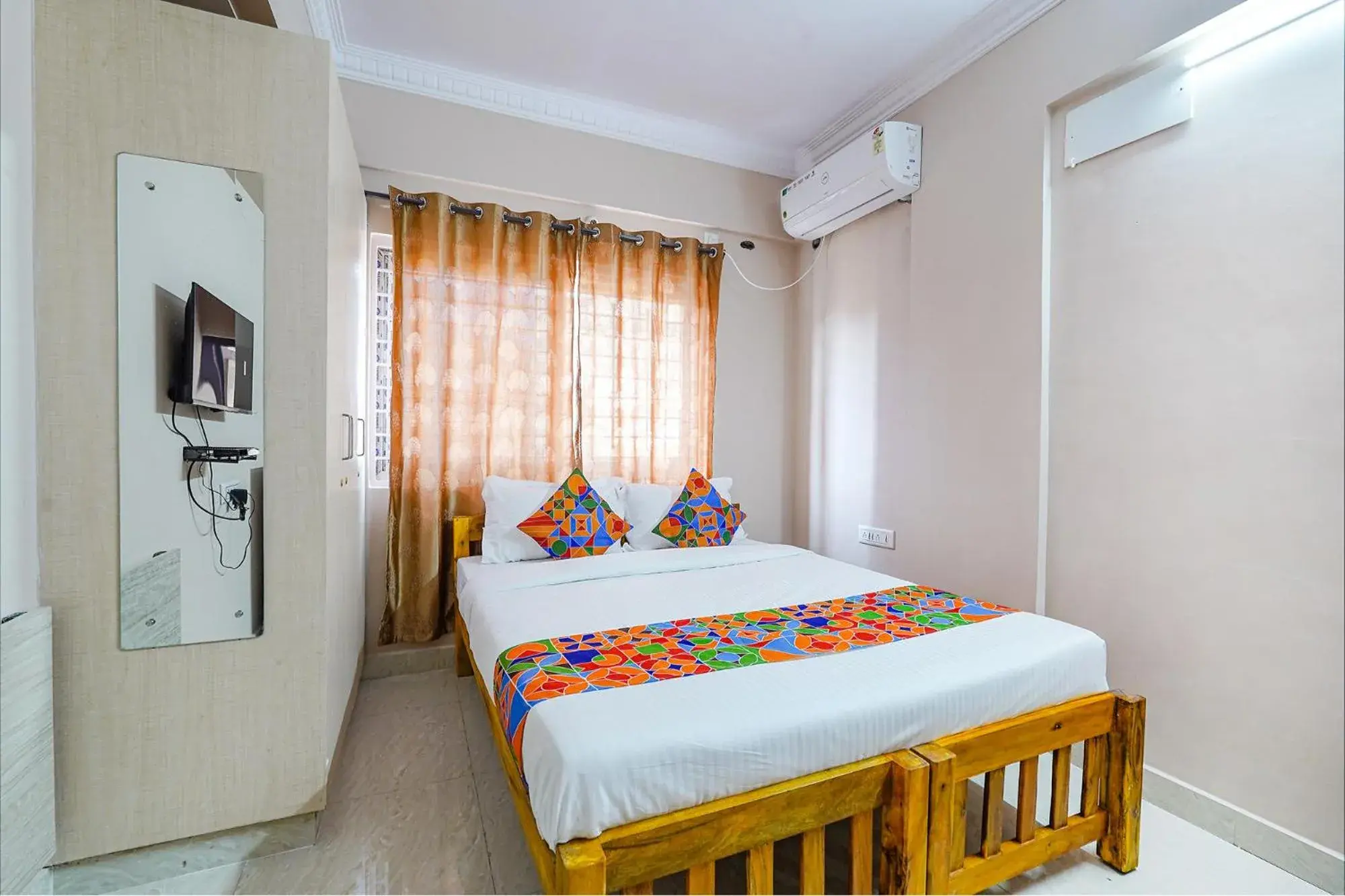 Deluxe Room - single occupancy in FabHotel The Lepsi Inn - BTM Layout Deluxe Room - single occupancy in FabHotel The Lepsi Inn - BTM Layout