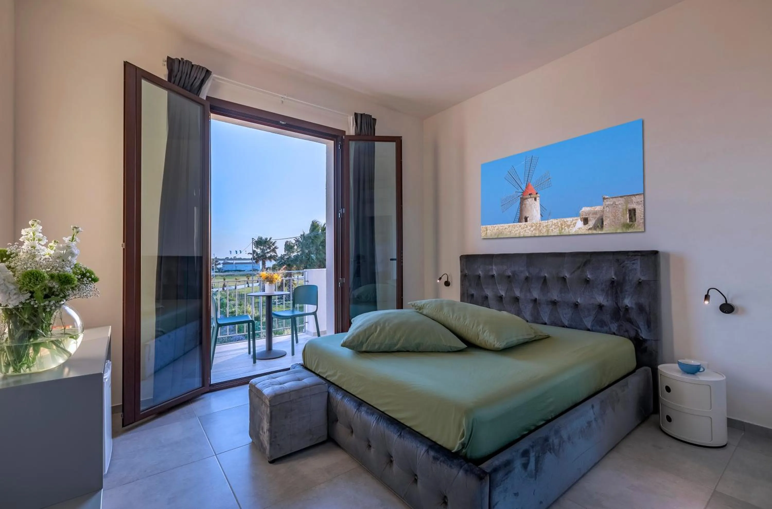 Bed in Casa B, Room 5 - mit Pool - at Lagoon - Lo Stagnone Kite Spot - Palm Kite Paradise
