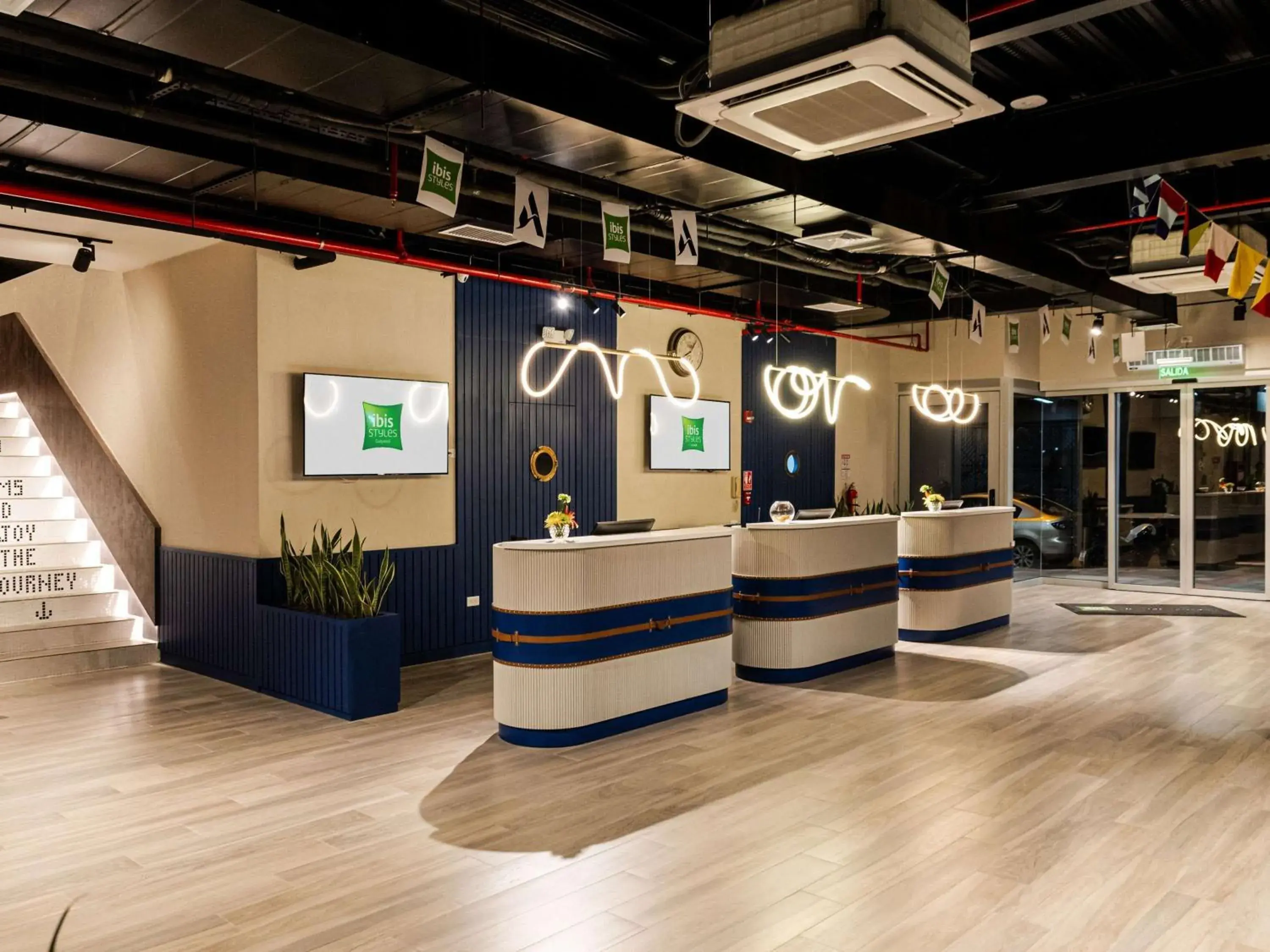 Property building in Ibis Styles El Malecon Guayaquil Property building in Ibis Styles El Malecon Guayaquil