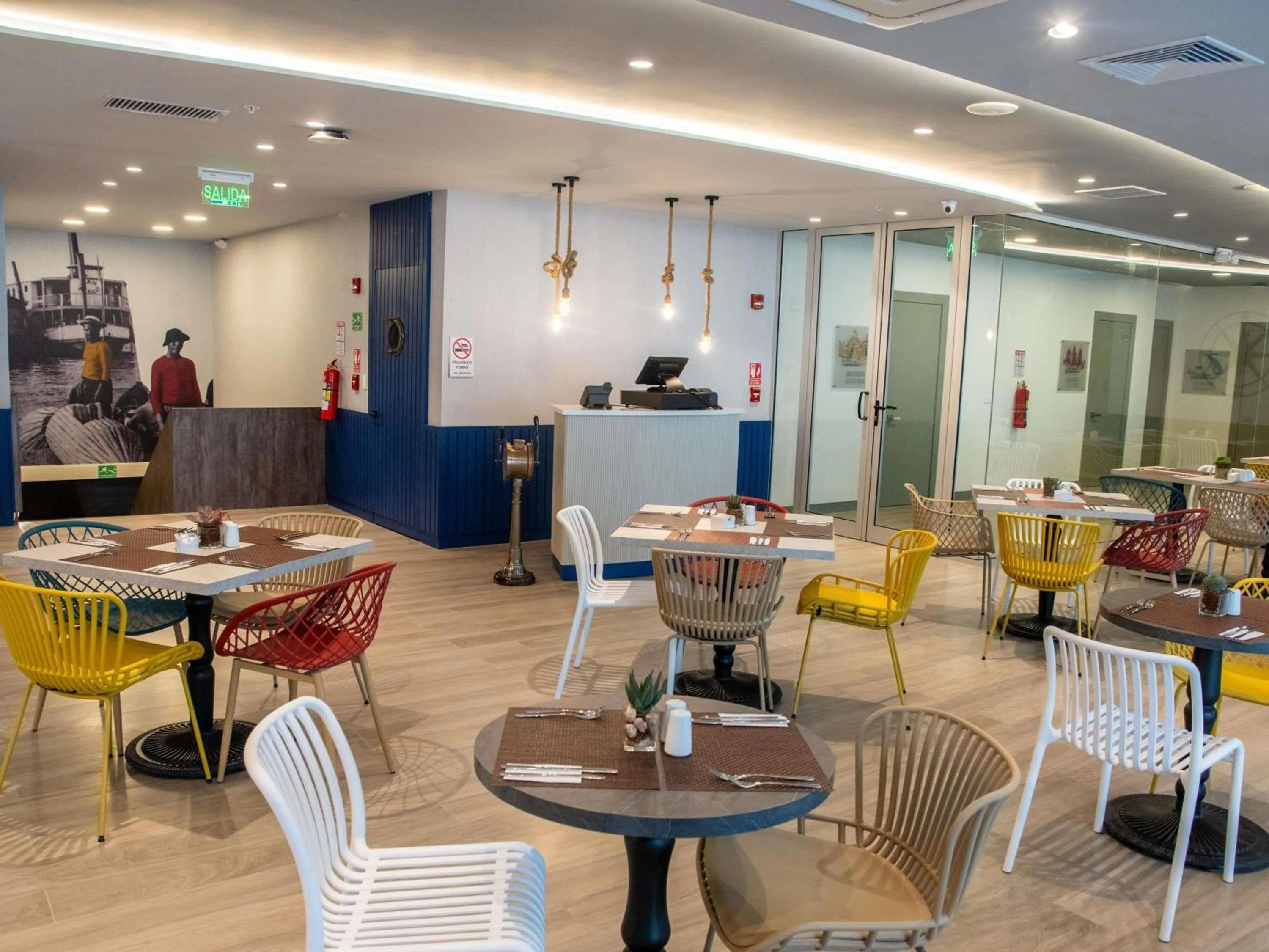 Restaurant/places to eat in Ibis Styles El Malecon Guayaquil