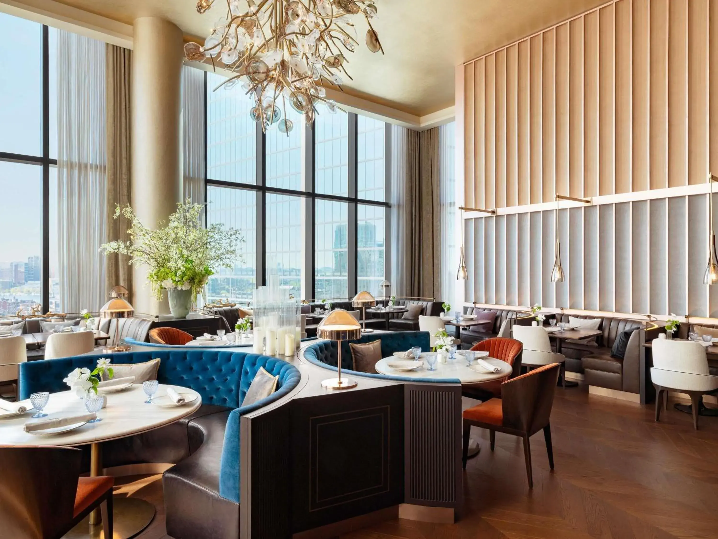 Property building in Raffles Boston Property building in Raffles Boston