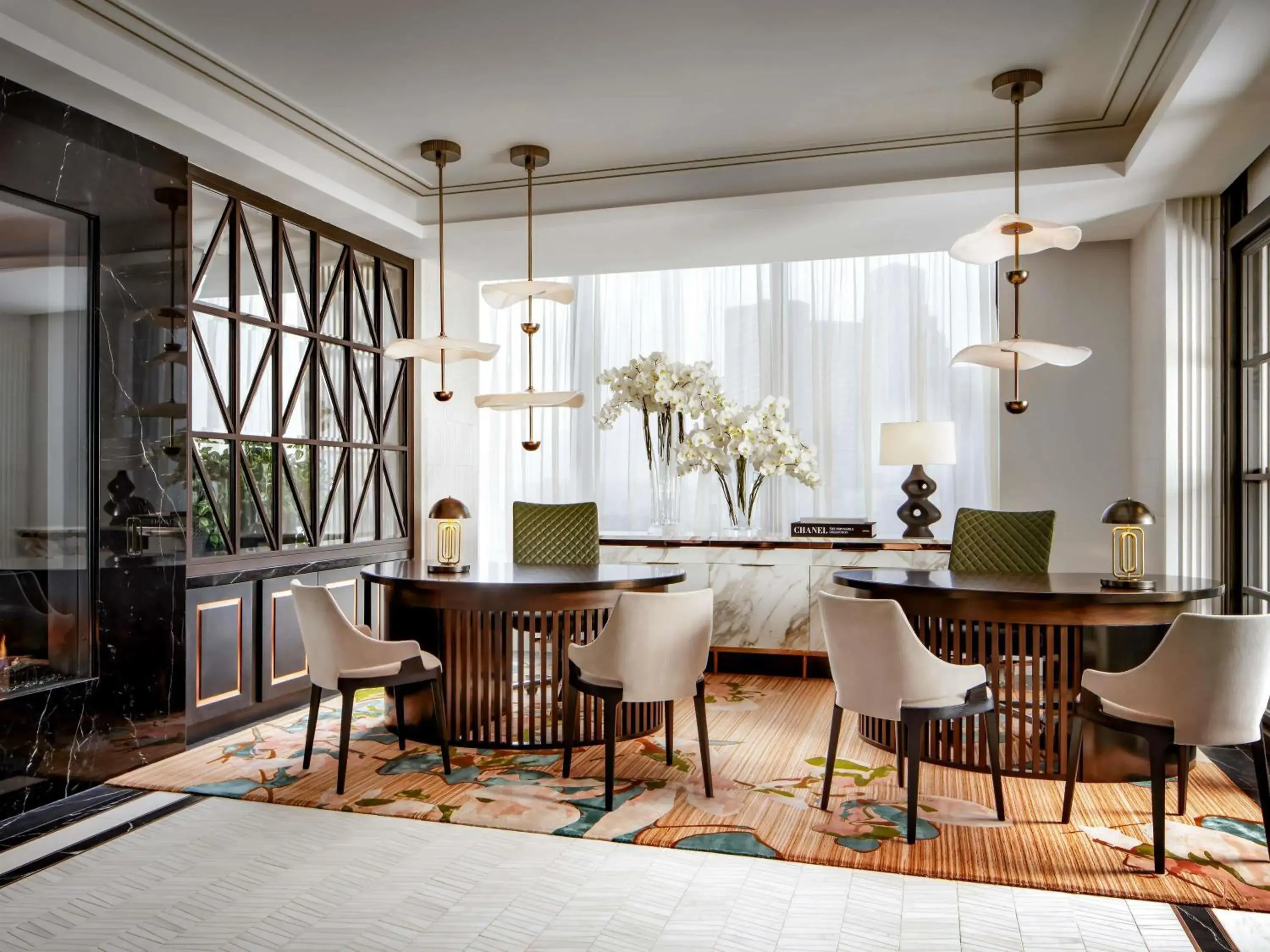 Property building in Raffles Boston Property building in Raffles Boston