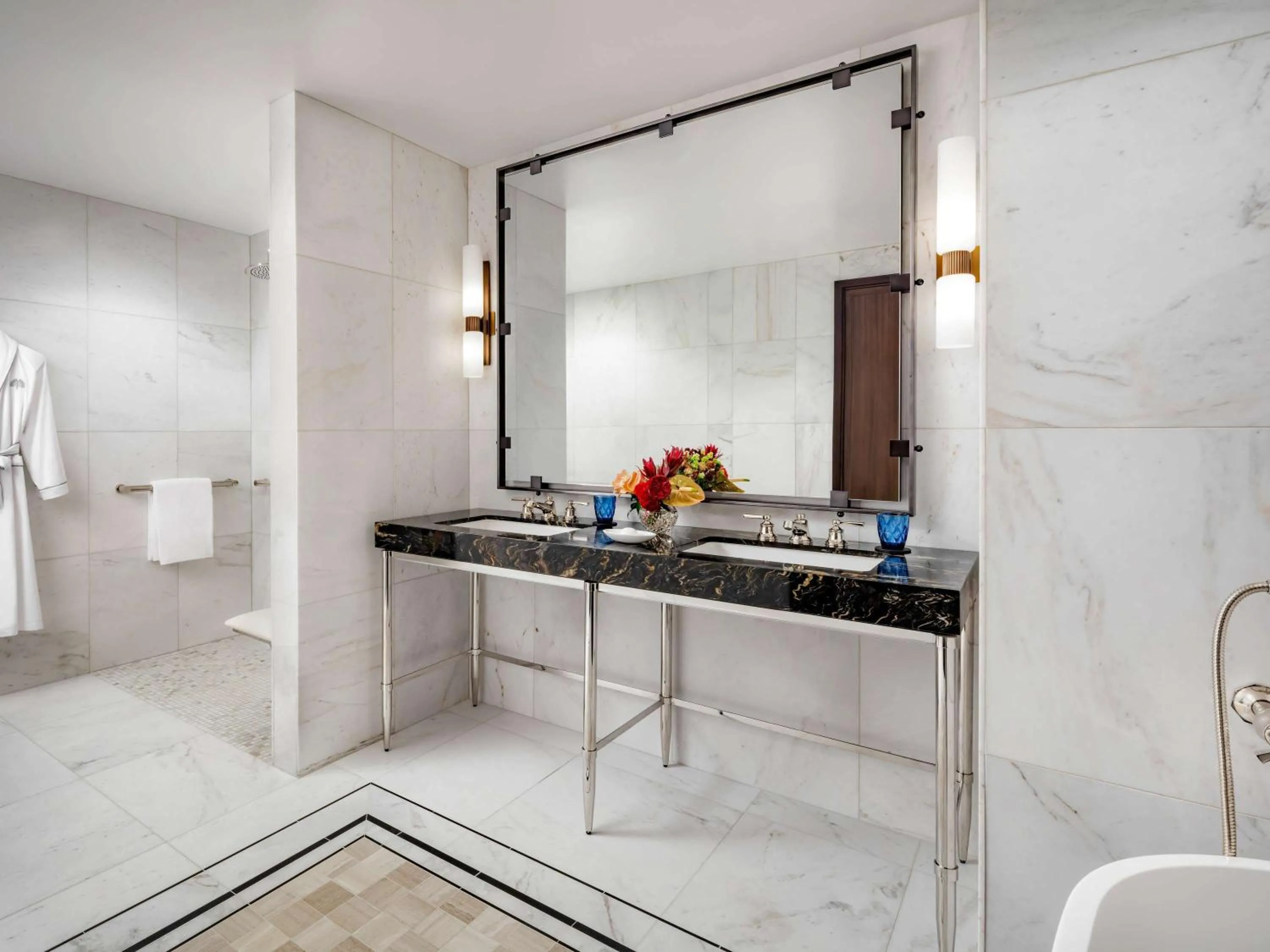 Large King Room with Roll in Shower - Mobility Accessible in Raffles Boston