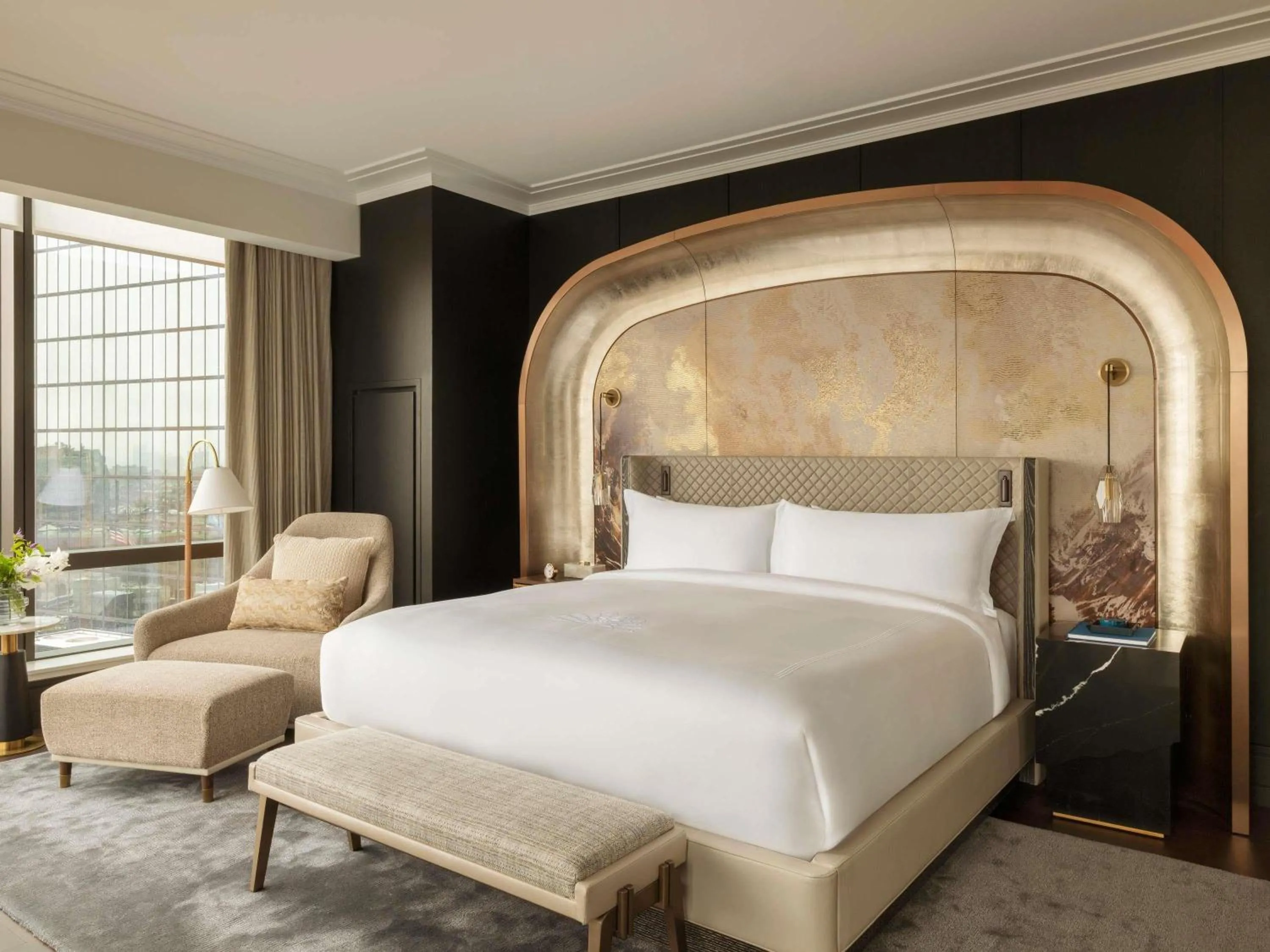 Bedroom, Bed in Raffles Boston