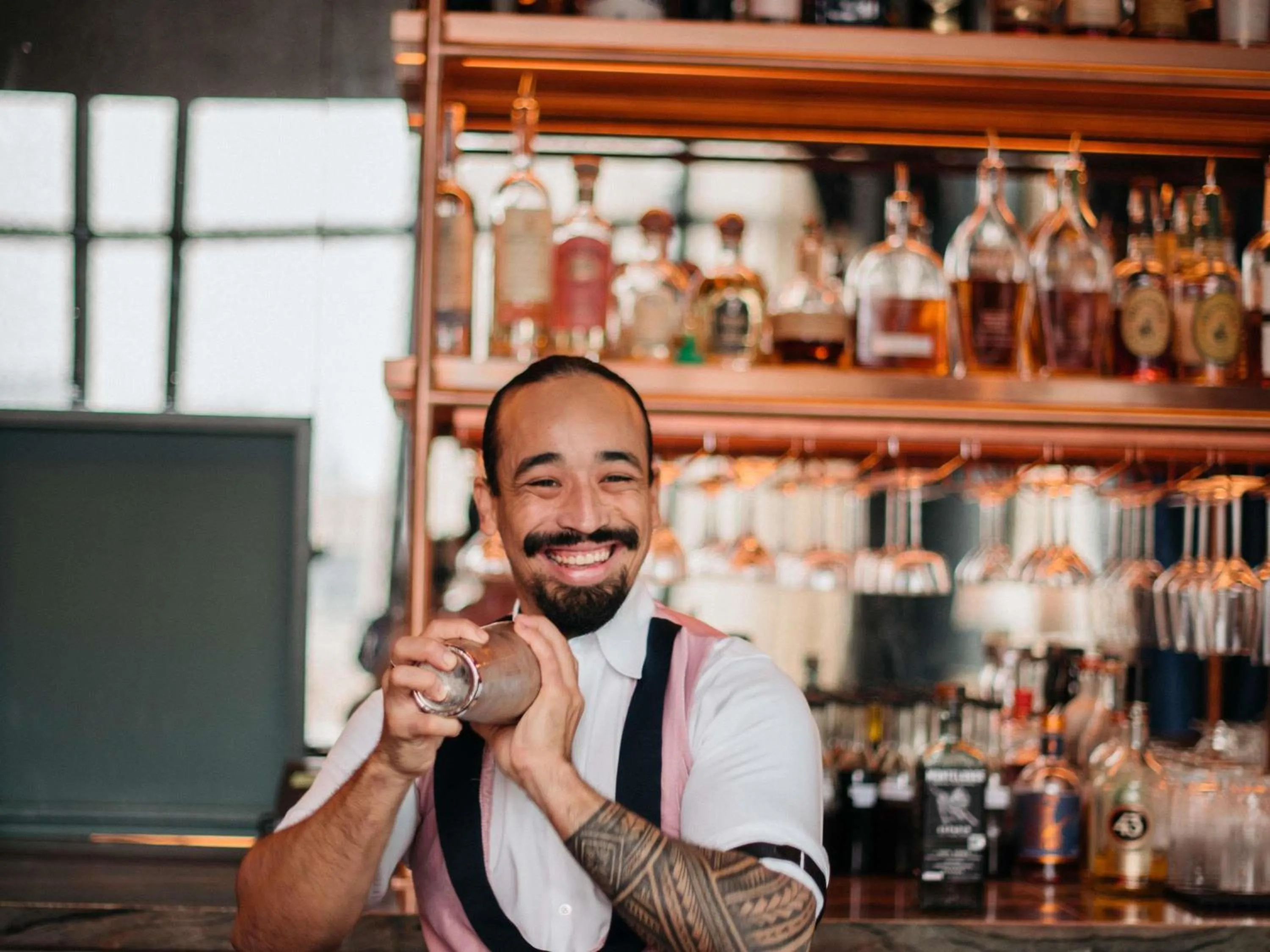 Lounge or bar in Raffles Boston