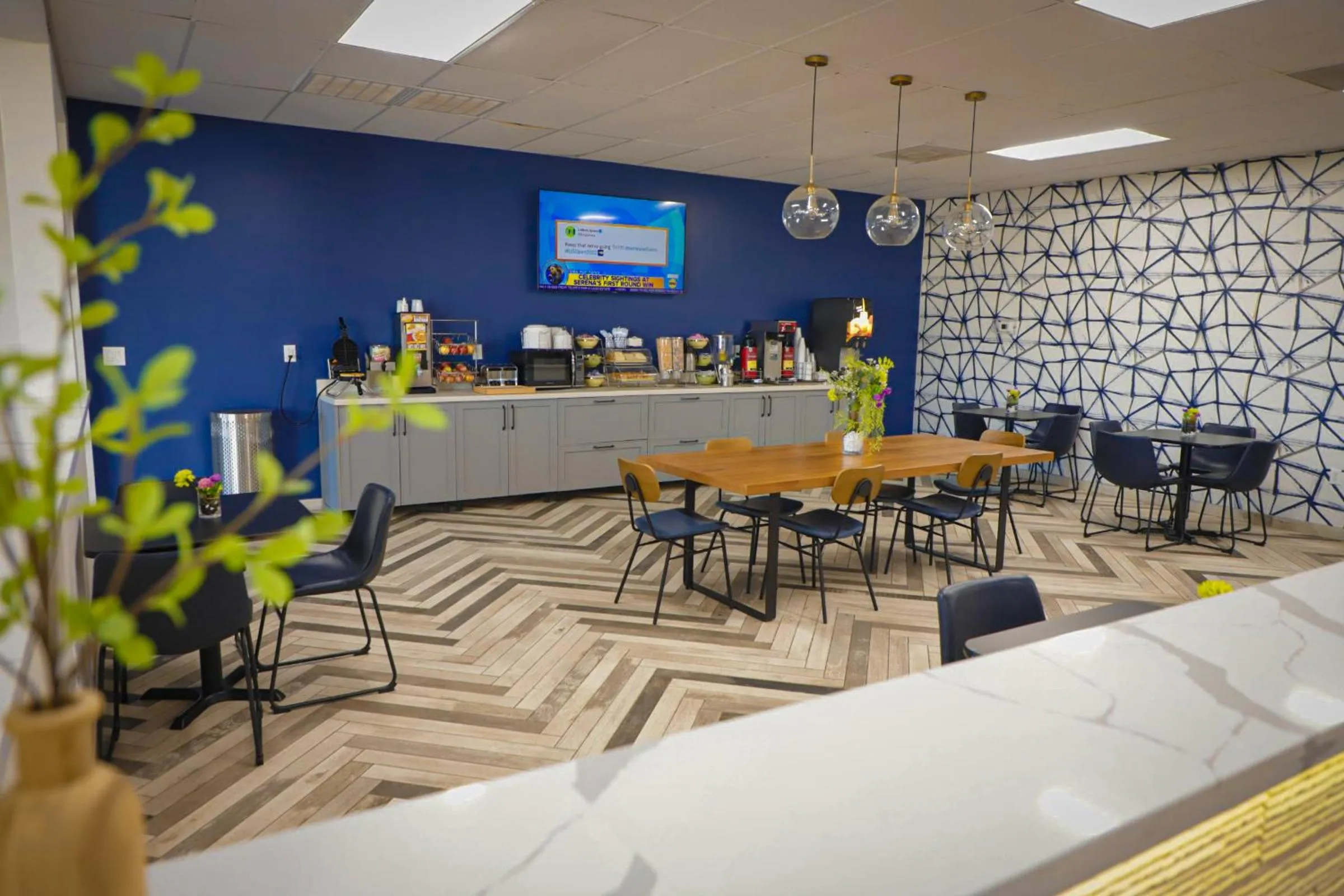 Breakfast in Airport Inn