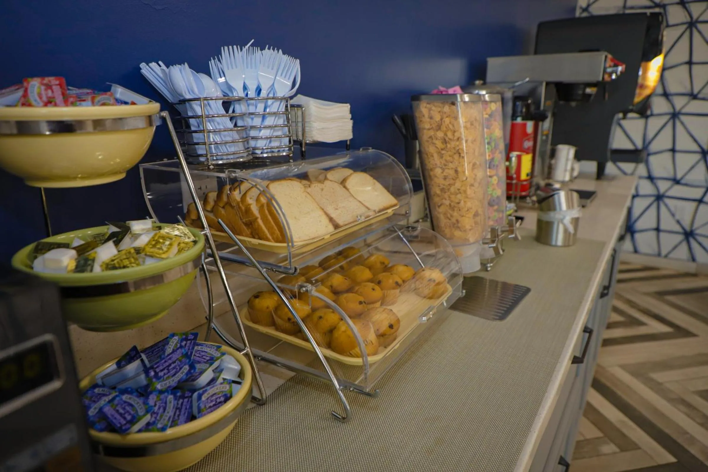 Food and drinks in Airport Inn