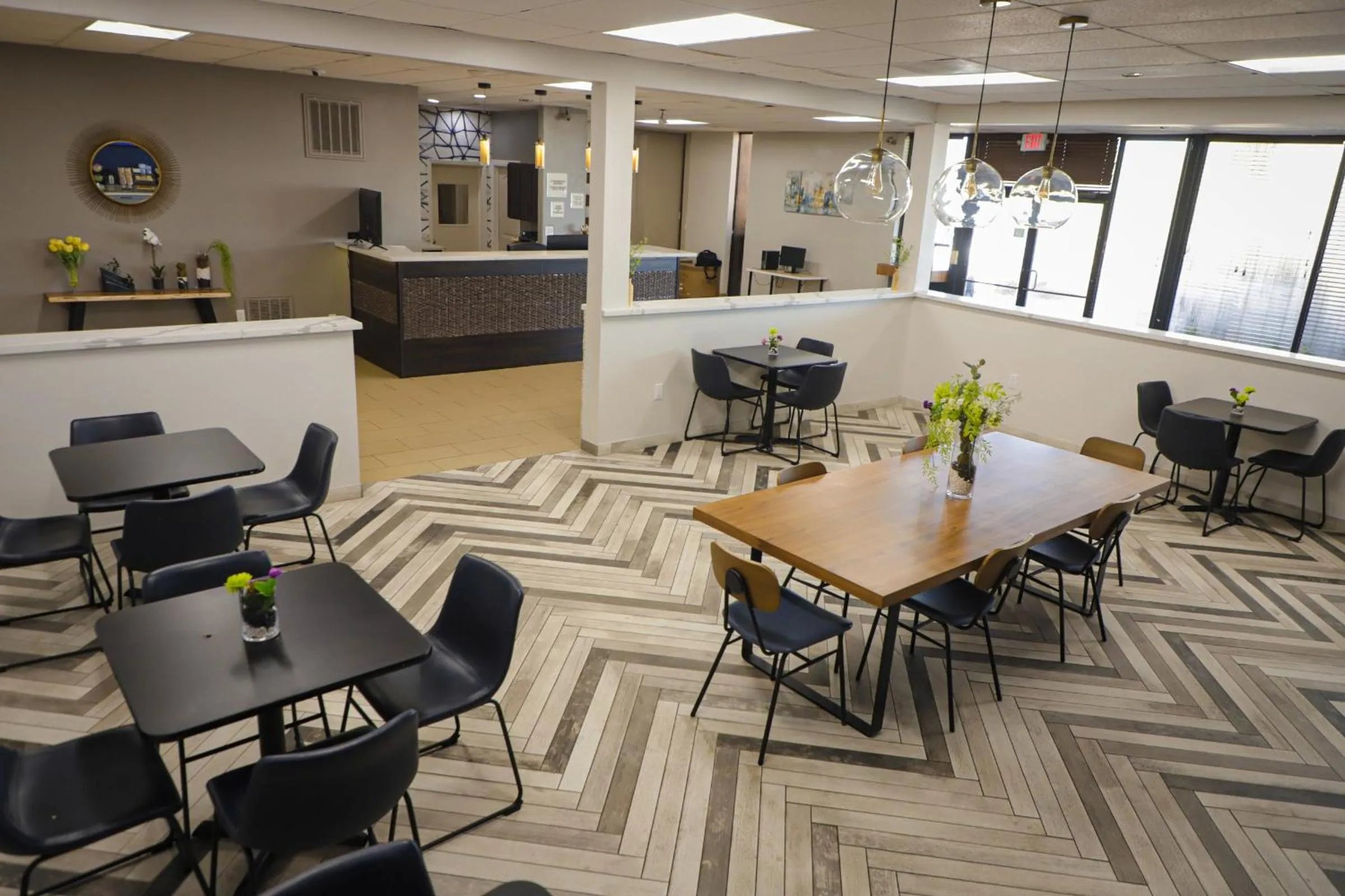 Breakfast in Airport Inn