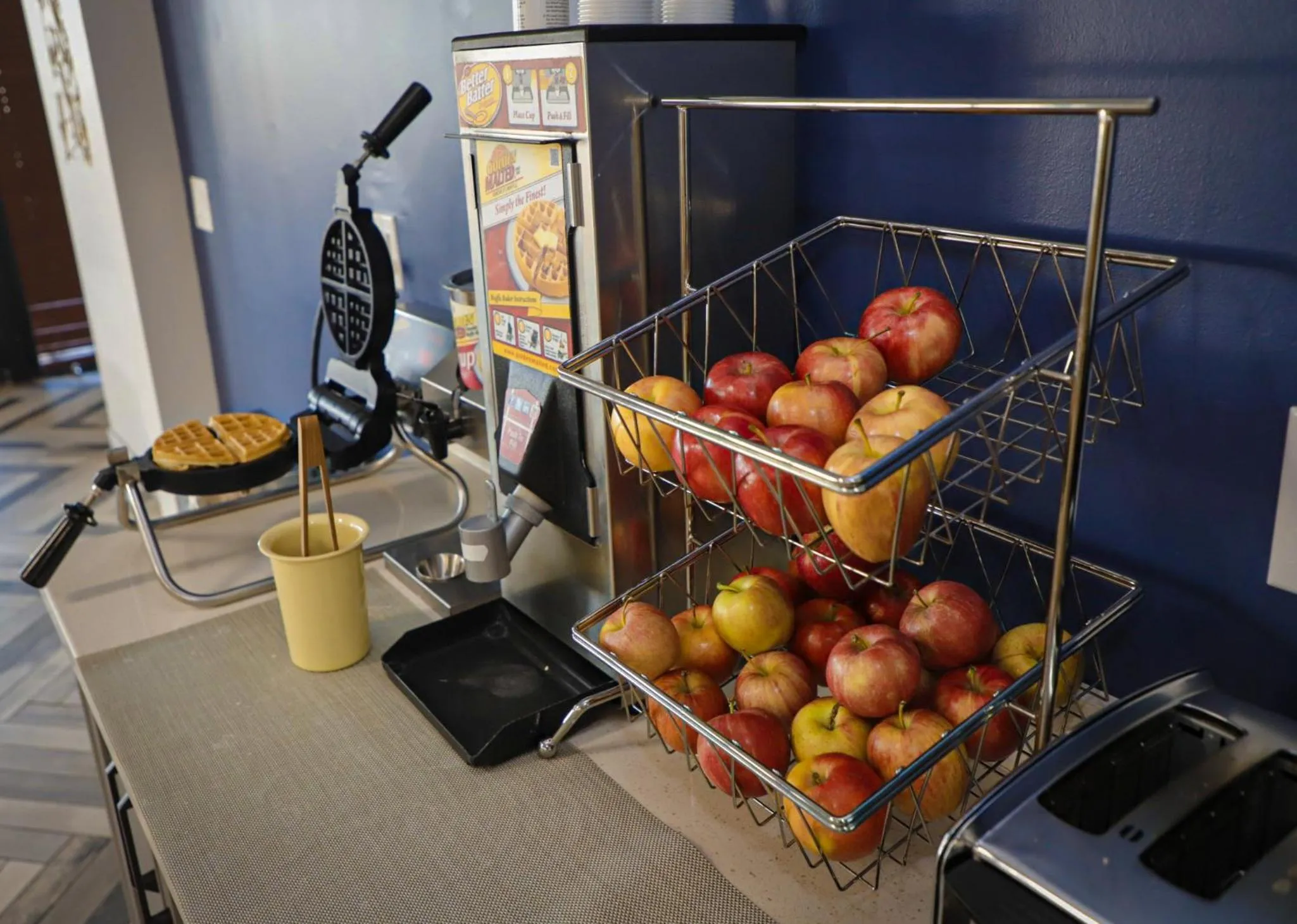 Breakfast in Airport Inn