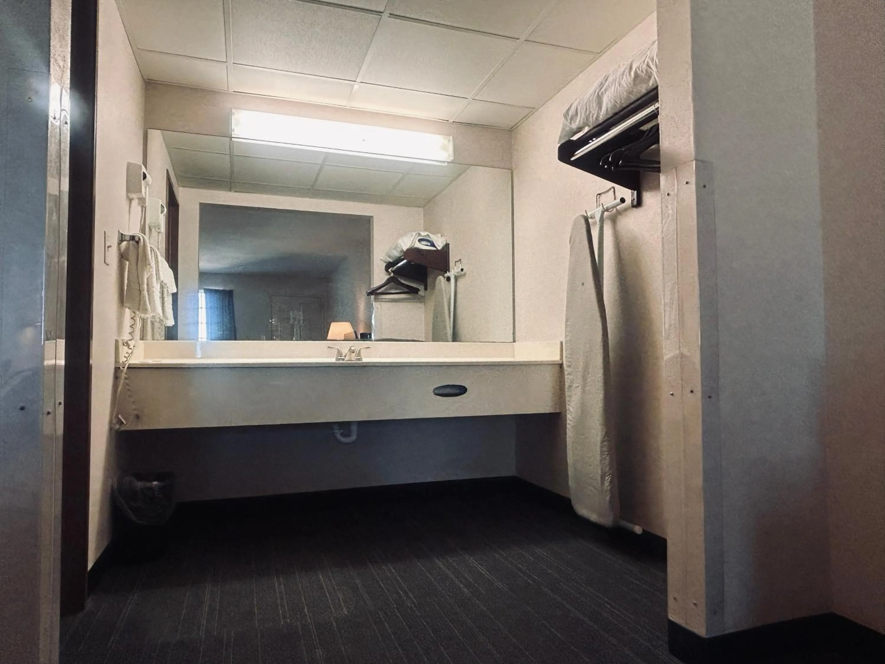 Bathroom in Osage Village Inn Near Lake Ozarks US 54