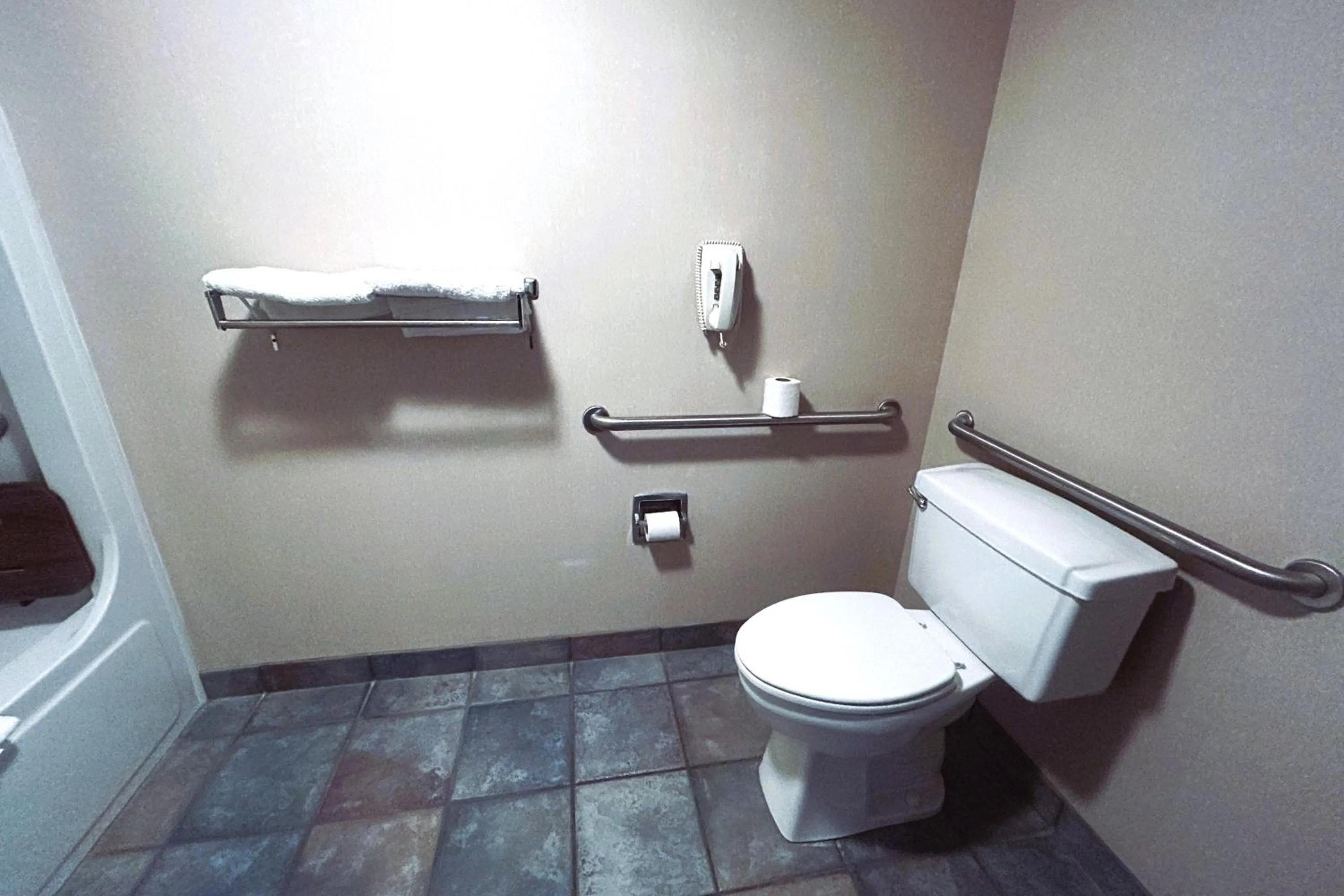 Bathroom in Osage Village Inn Near Lake Ozarks US 54