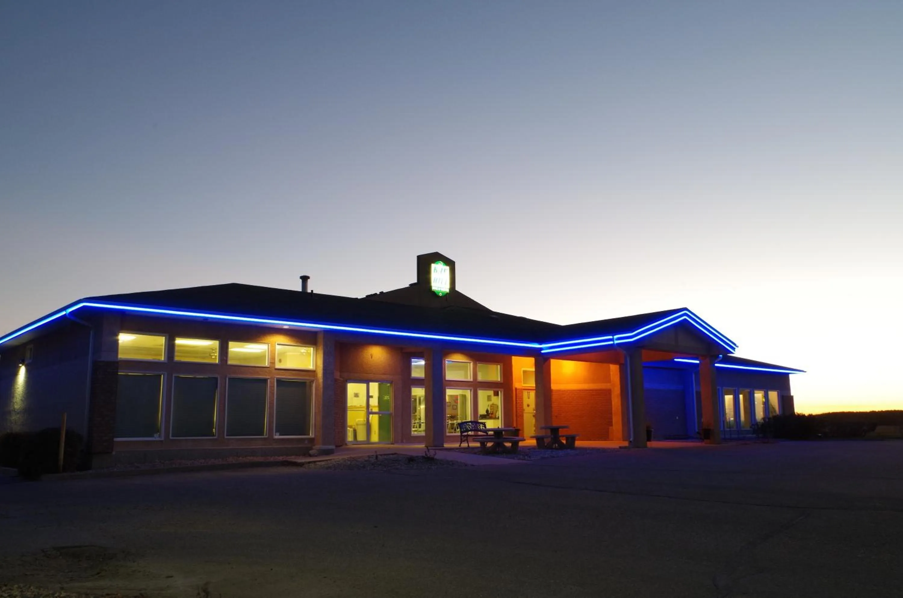 Property building in Bay Hill Inns & Suites