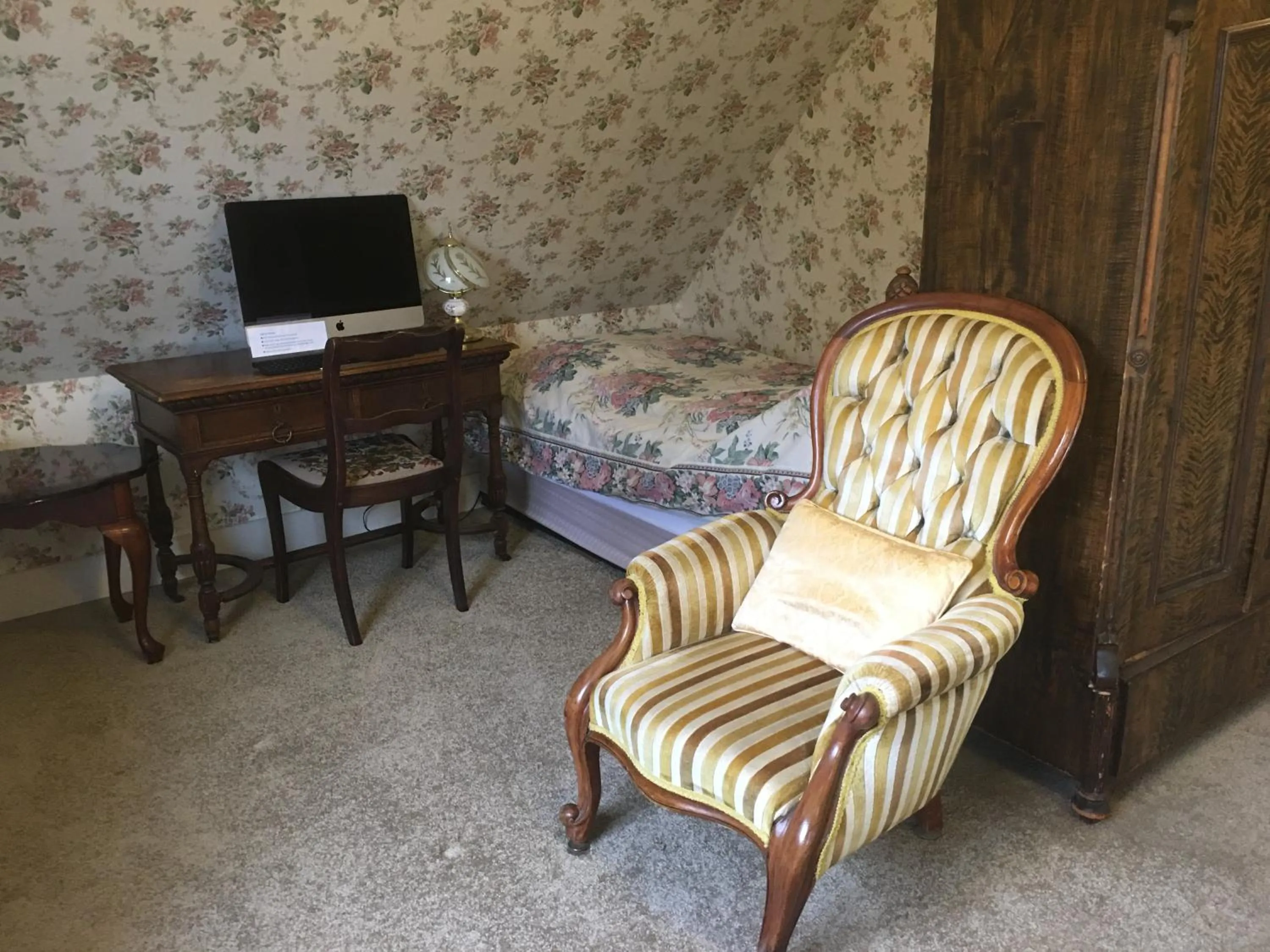 Seating area in Haterleigh Heritage Inn
