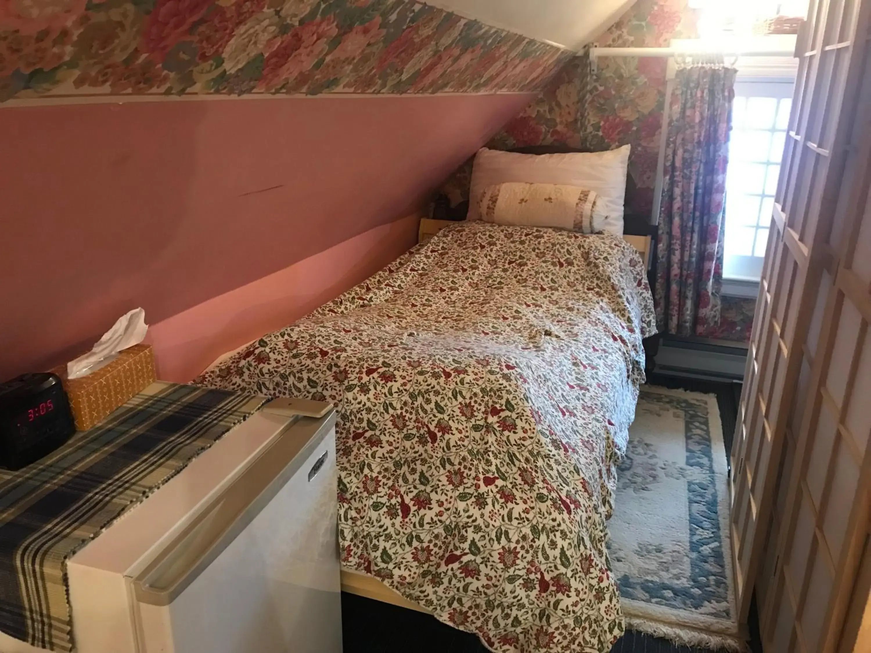 Small Twin Room - single occupancy in Haterleigh Heritage Inn Small Twin Room - single occupancy in Haterleigh Heritage Inn