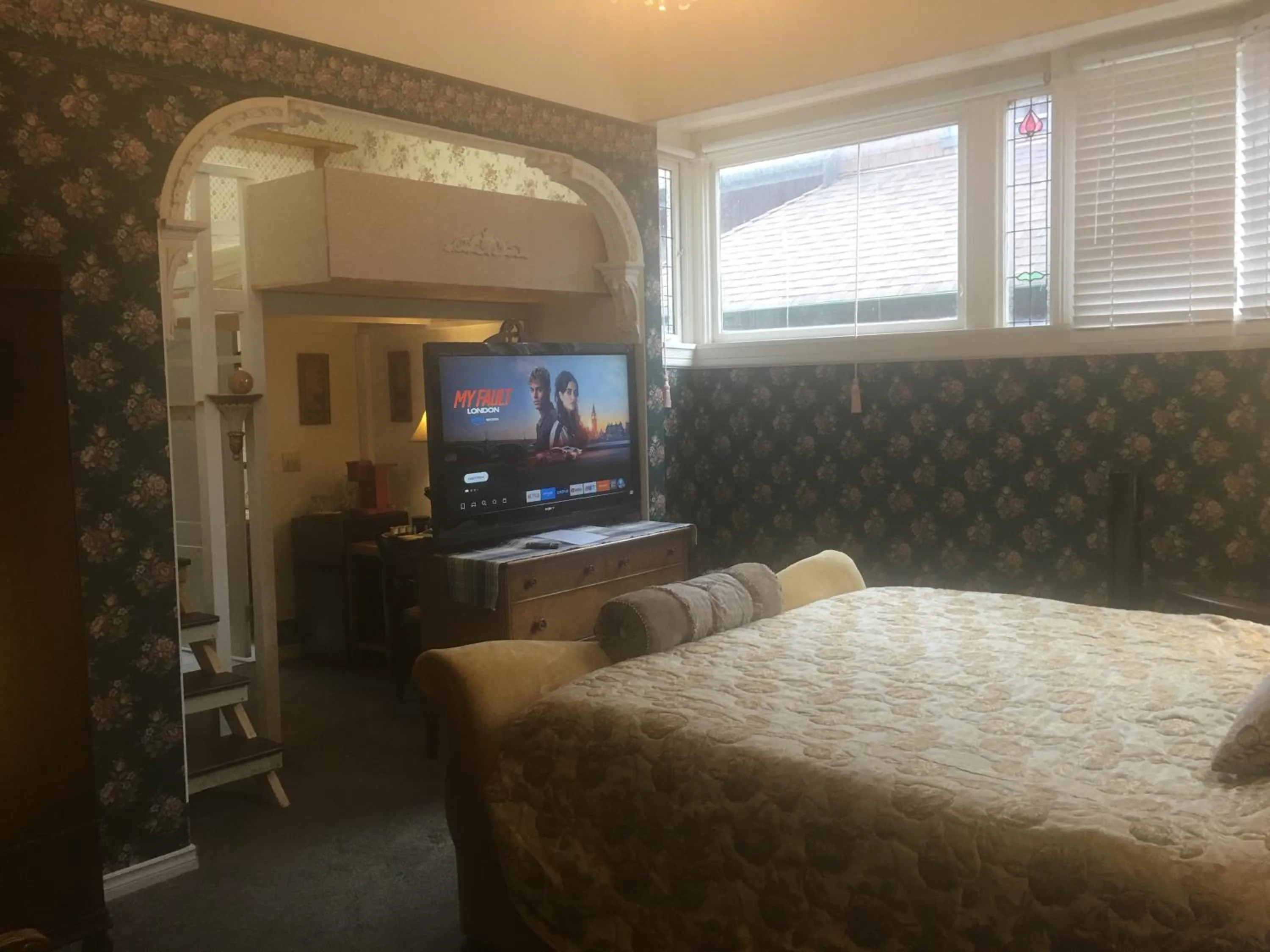 Photo of the whole room, Bed in Haterleigh Heritage Inn