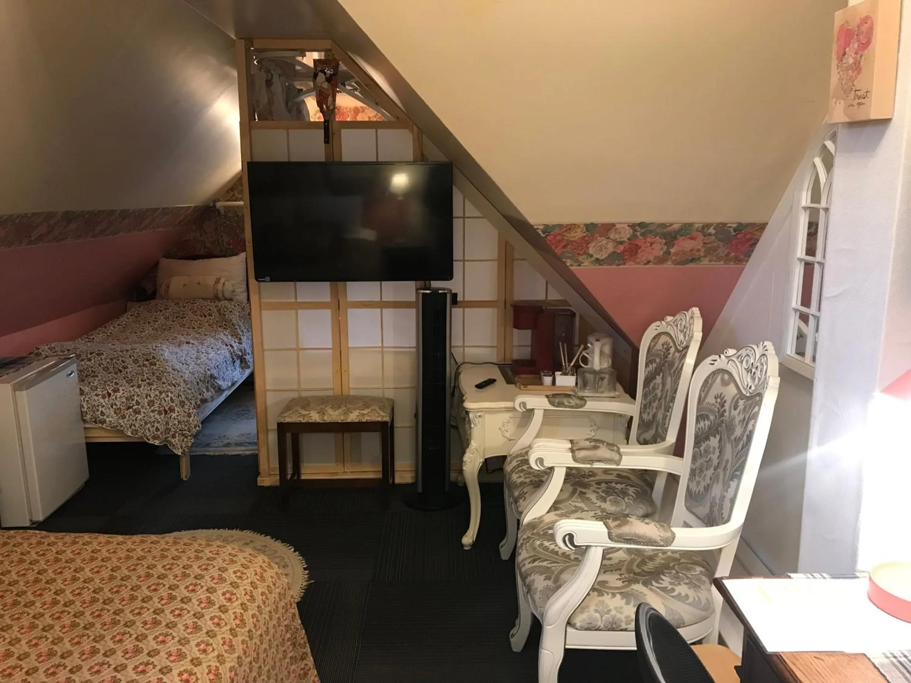 TV and multimedia, Bed in Haterleigh Heritage Inn