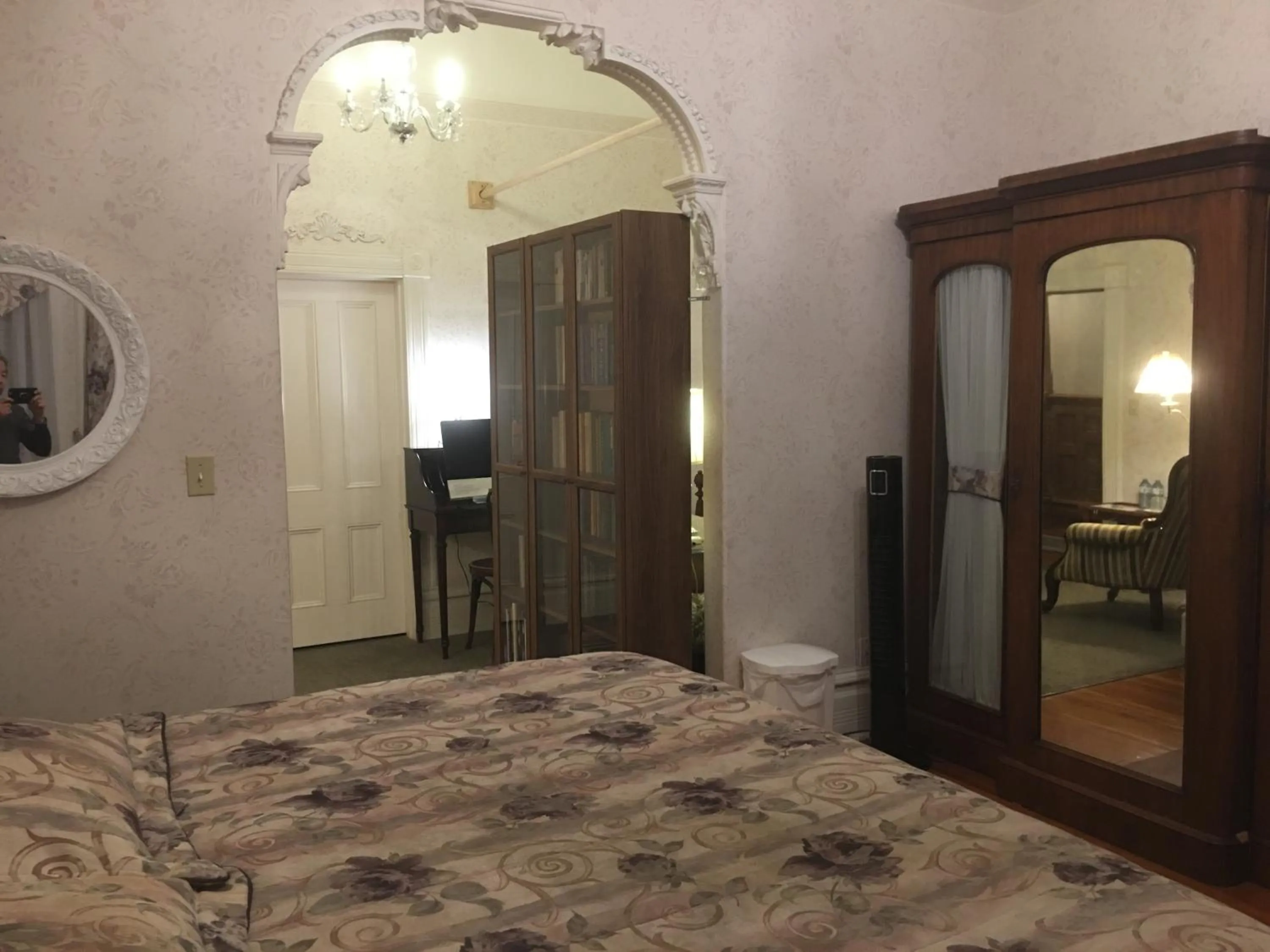 Bedroom, Bed in Haterleigh Heritage Inn