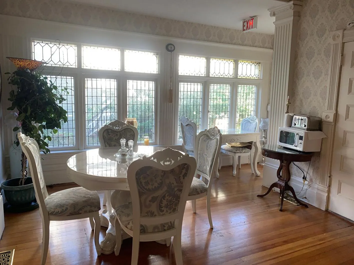Dining area in Haterleigh Heritage Inn