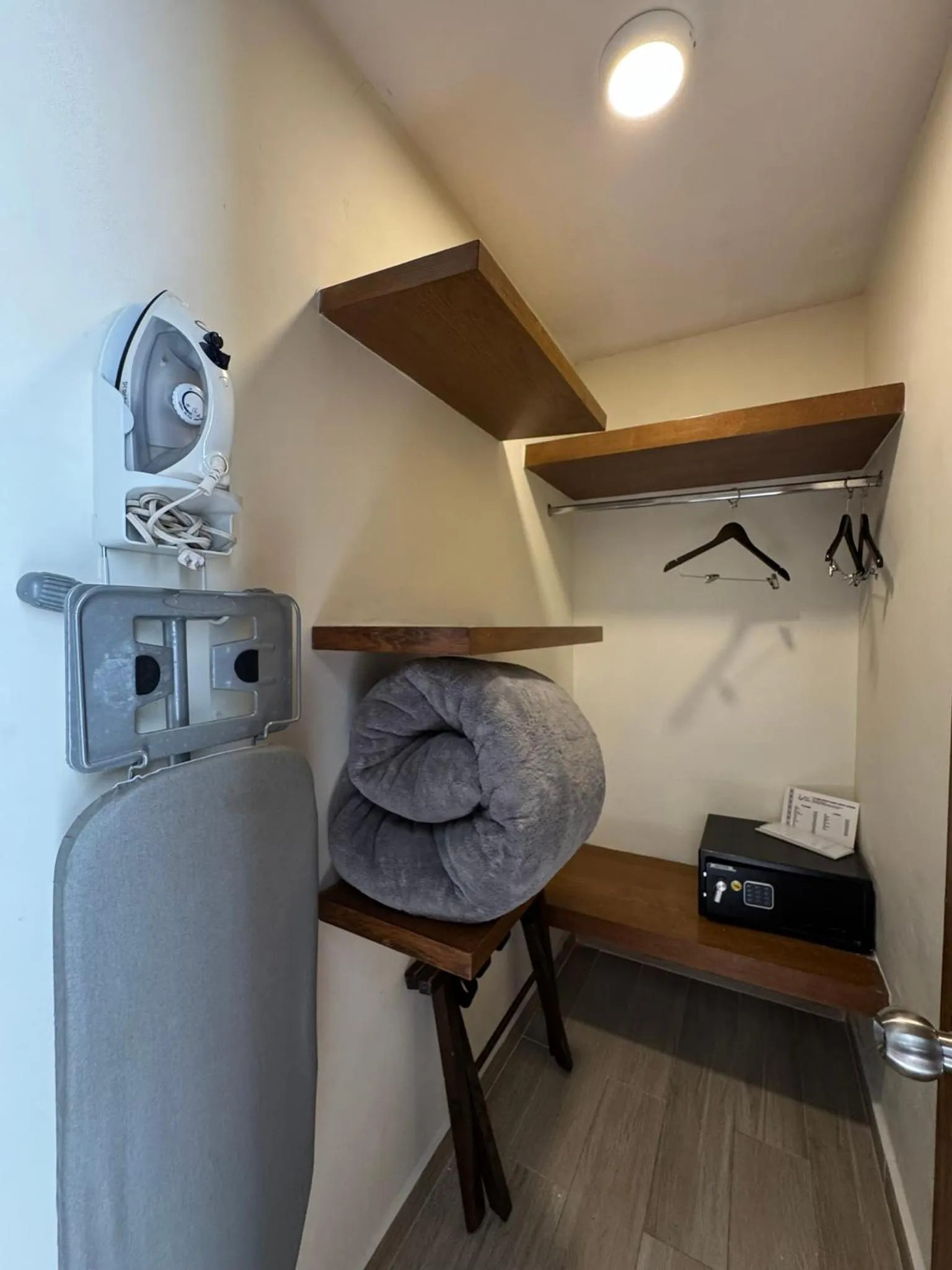 flat iron in Hotel Isabel