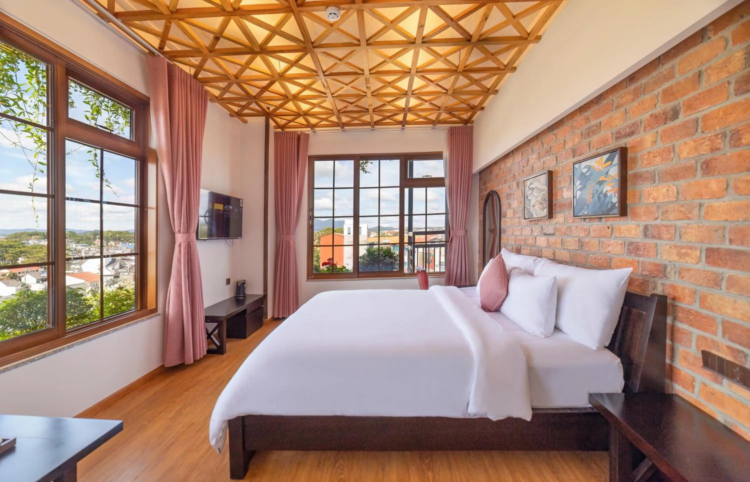 Bedroom, Bed in Brick House Dalat Hotel