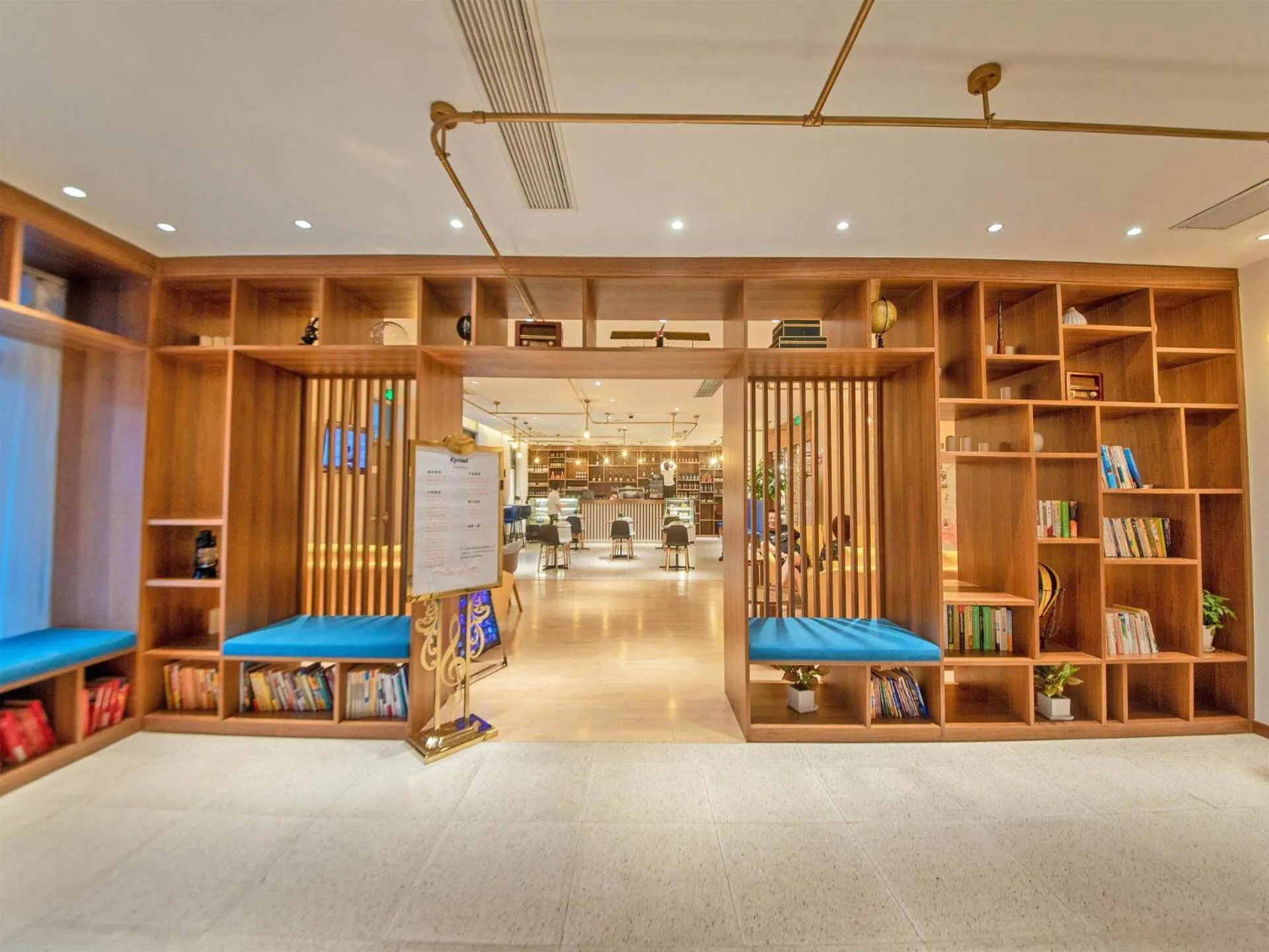 Kyriad Marvelous Hotel Shanghai Daning International Plaza