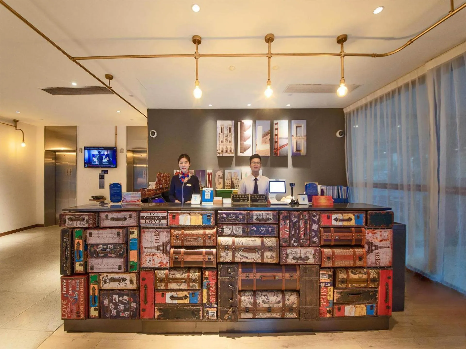 Kyriad Marvelous Hotel Shanghai Daning International Plaza